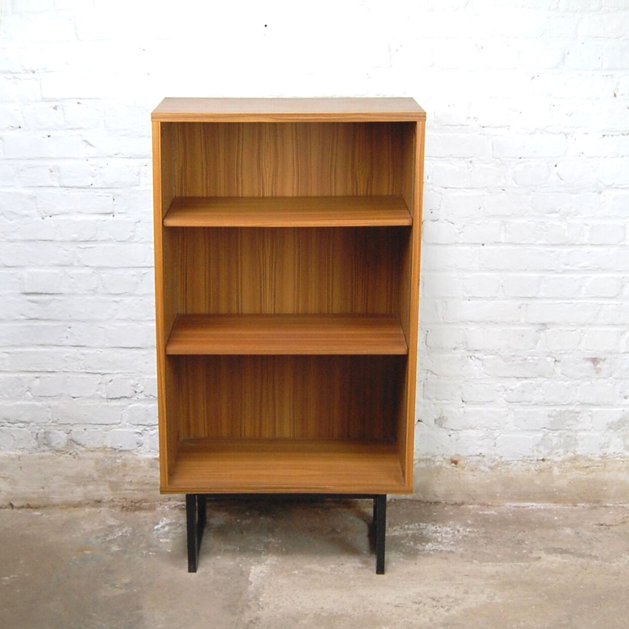 Bookcase model "60/90" by Pierre Guariche for Meurop 1960s