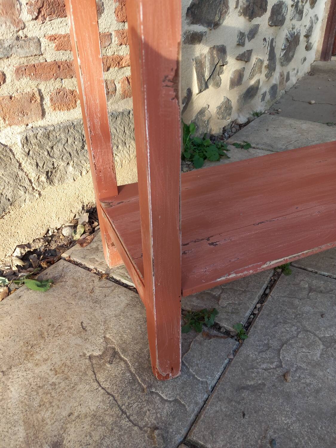 Old furniture/shelf on legs