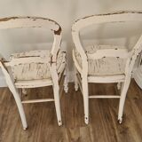 Paire d'anciennes chaises en bois blanc