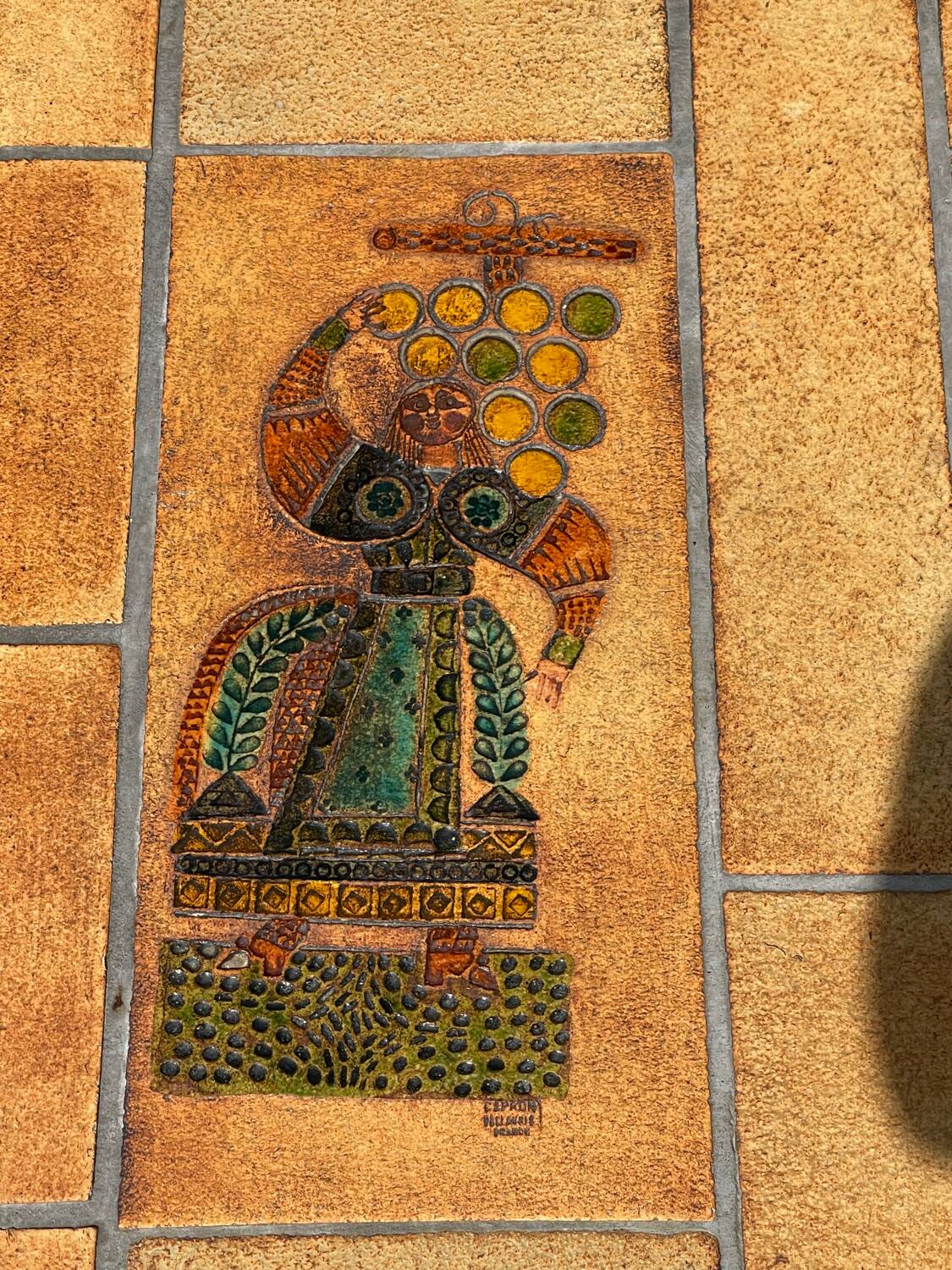 Ceramic coffee table by Roger CAPRON