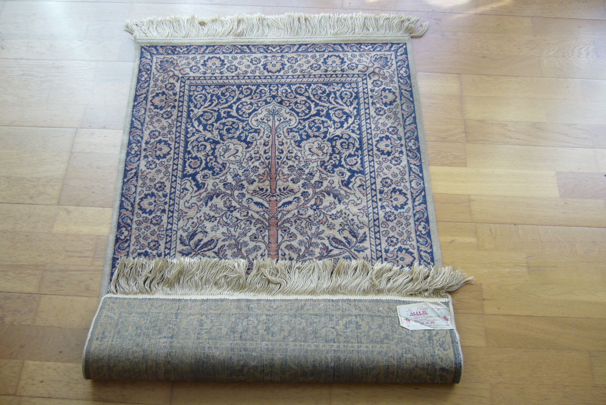 Oriental rug 68 x 125