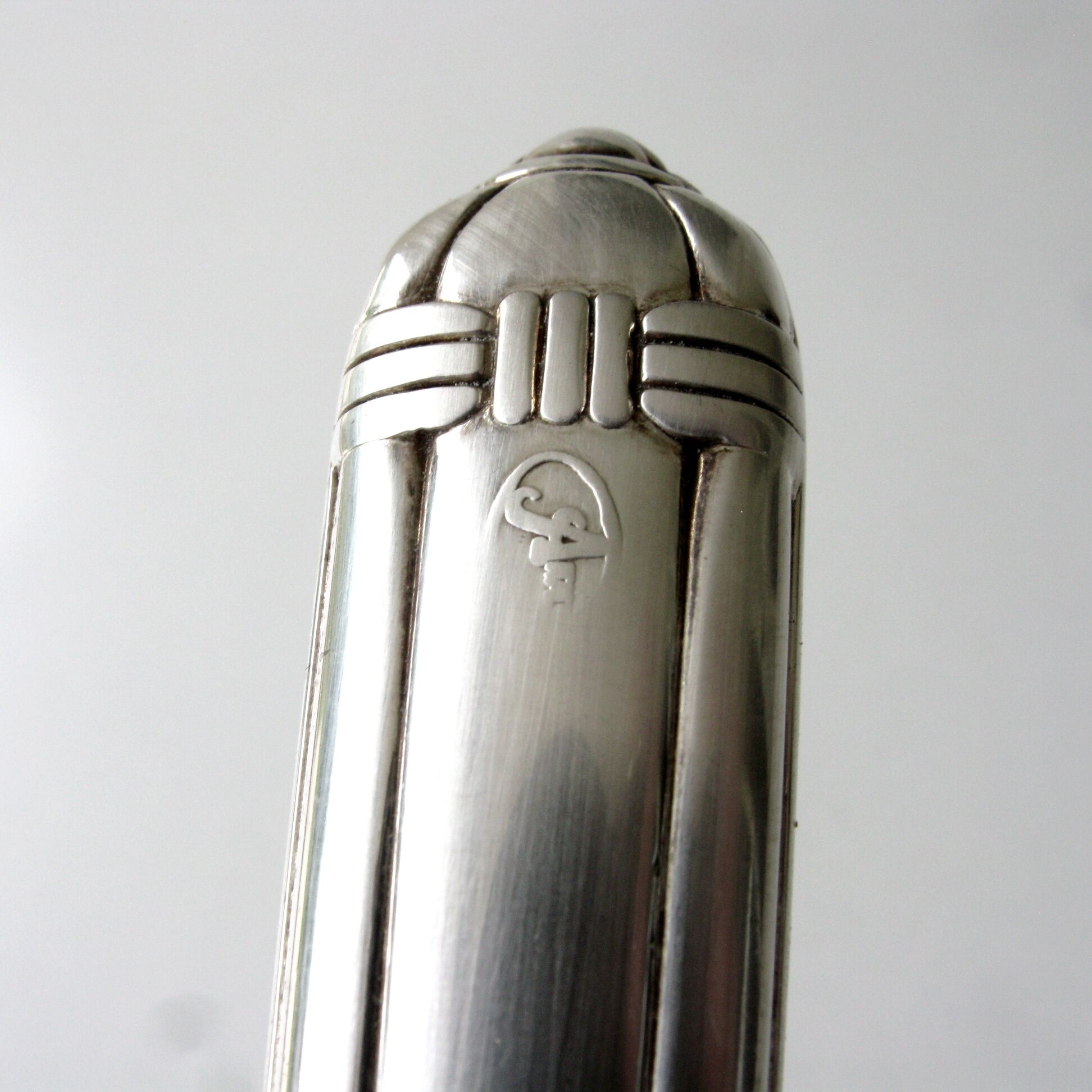 Old nutcracker in silver metal - chissed very heavy -