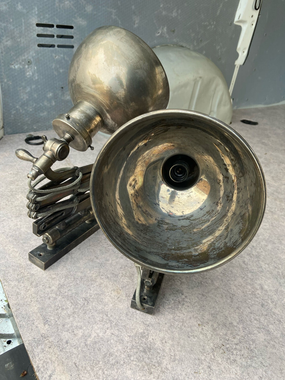 2 accordion scissors wall lights Cheoma in silver metal