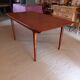 Table scandinave