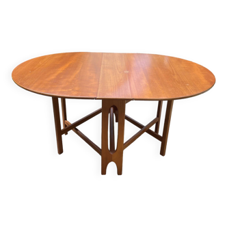 Table called “Gateleg” Scandinavian style