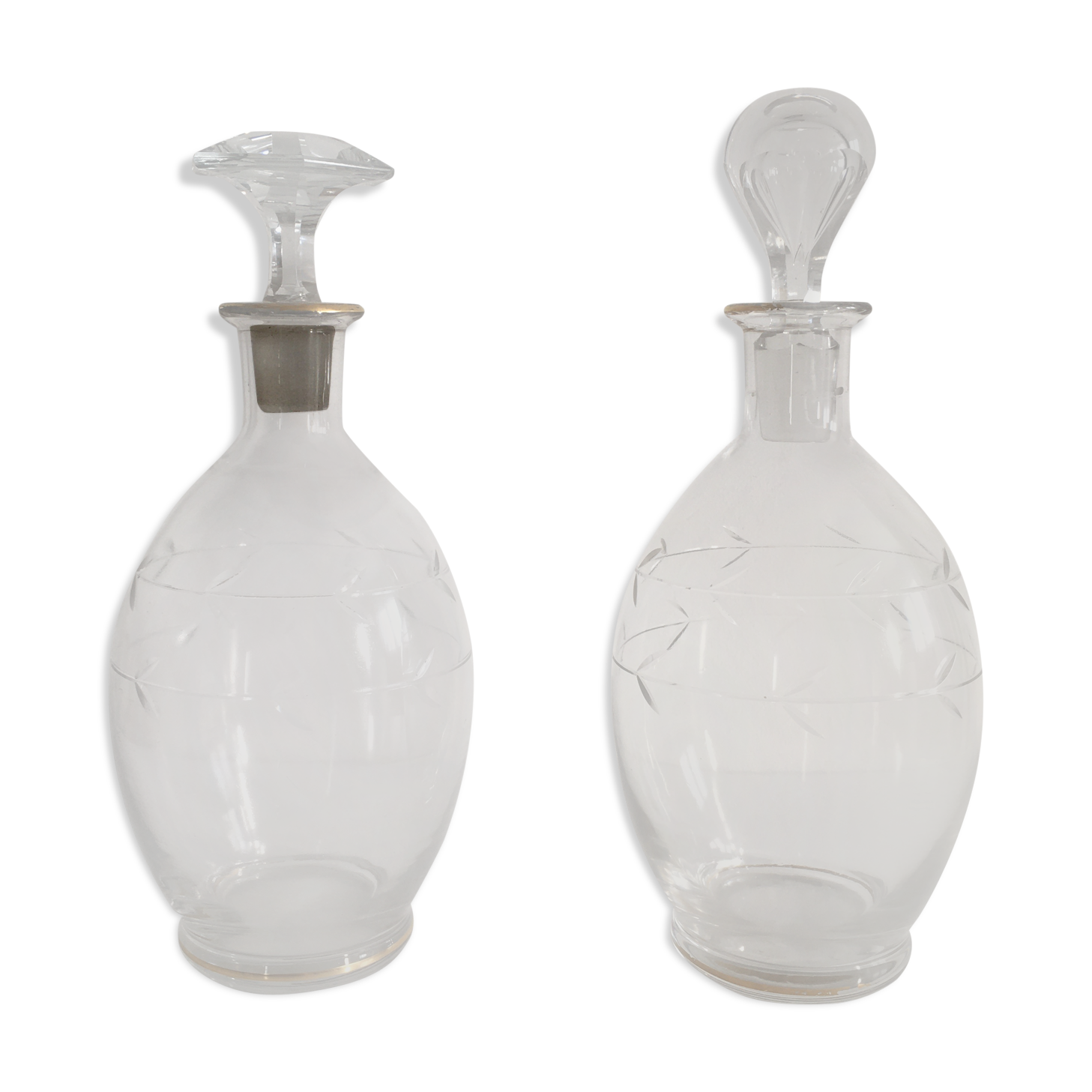 Suite of two vintage carafes