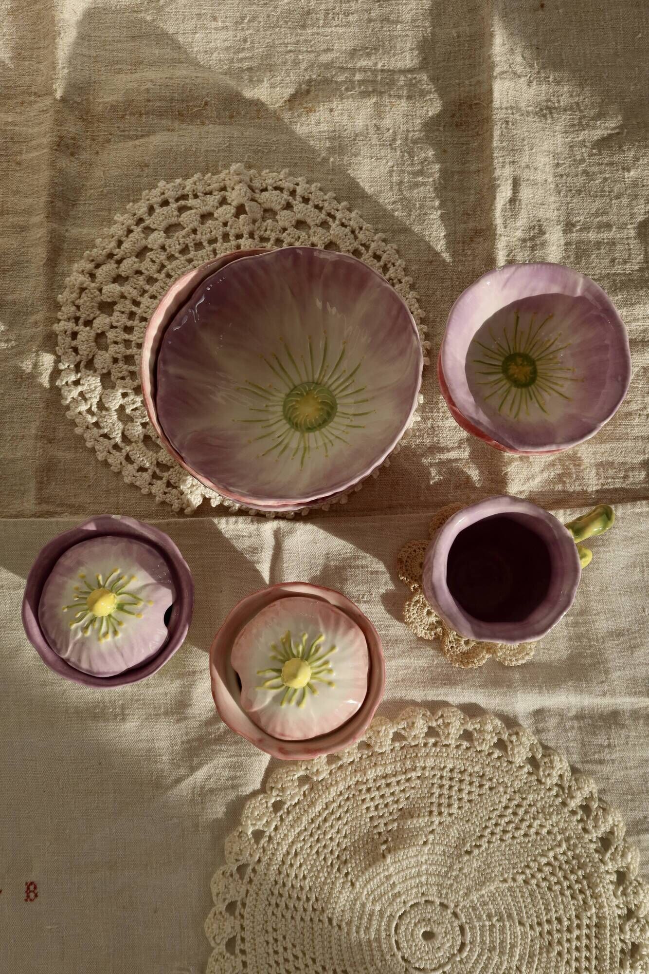 Vintage pink and mauve floral slip tea set - 8 pieces - Cottage core