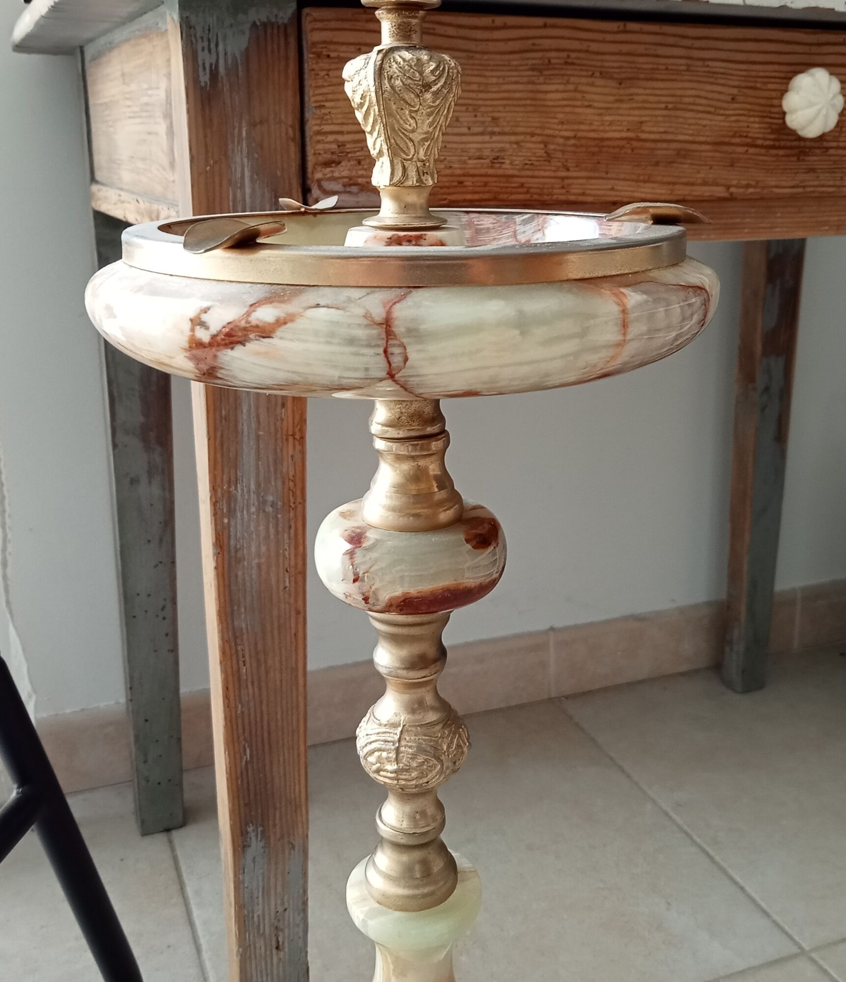 Vintage standing ashtray 50s onyx and brass