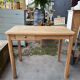 Petite table en chêne
