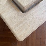 Table basse italienne en travertin de Florence vintage années 80