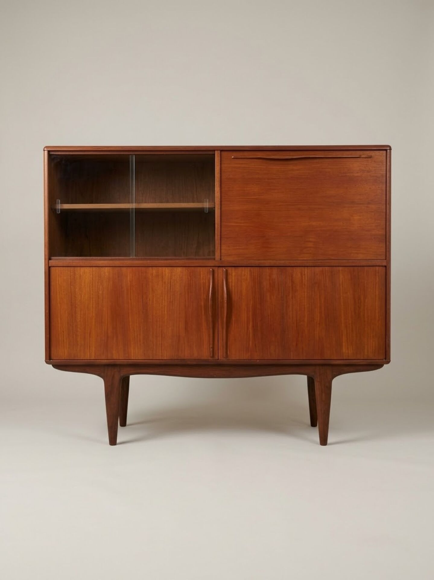 Petit buffet scandinave circa 1960