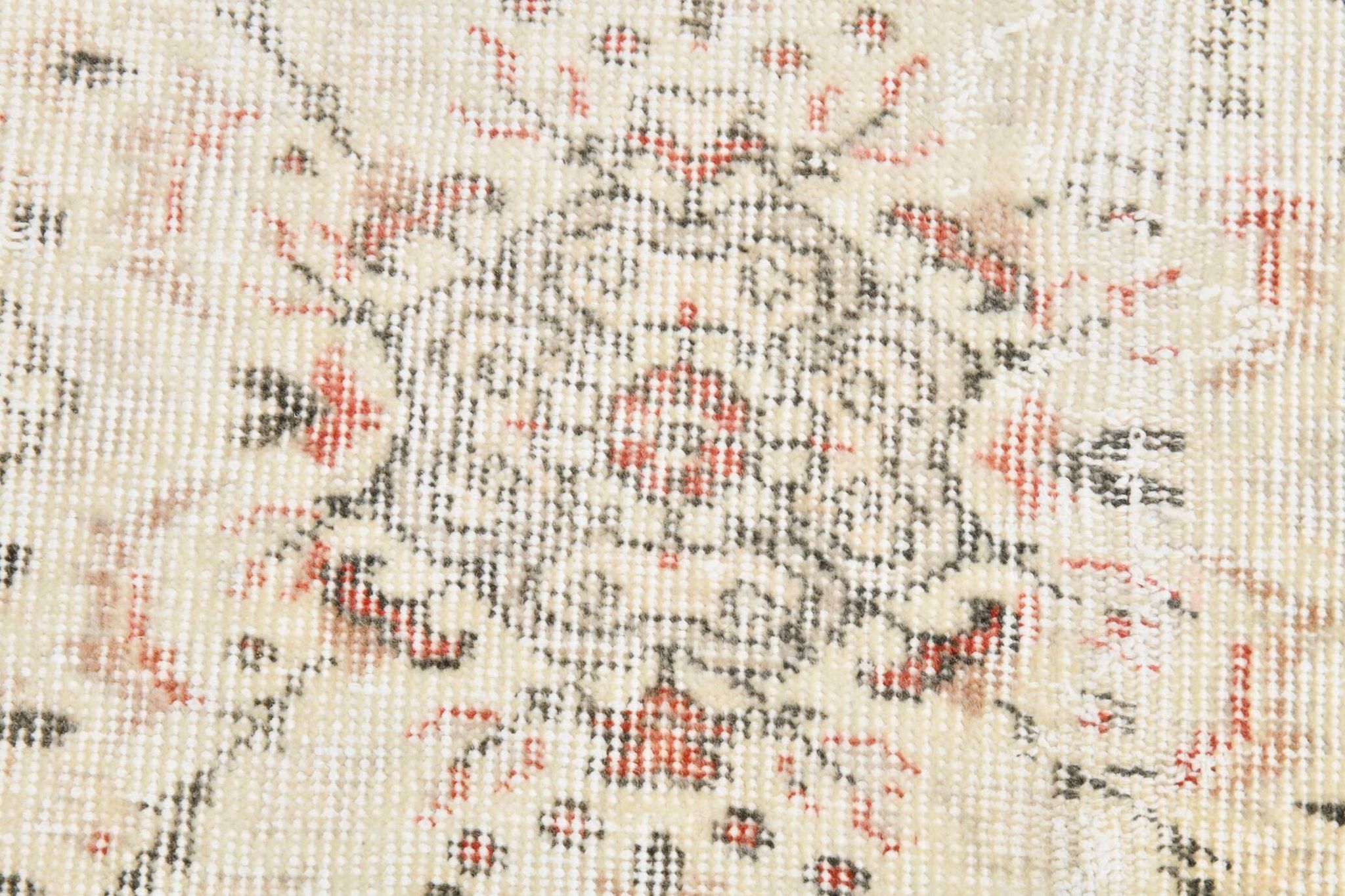 Tapis persan vintage à motif floral