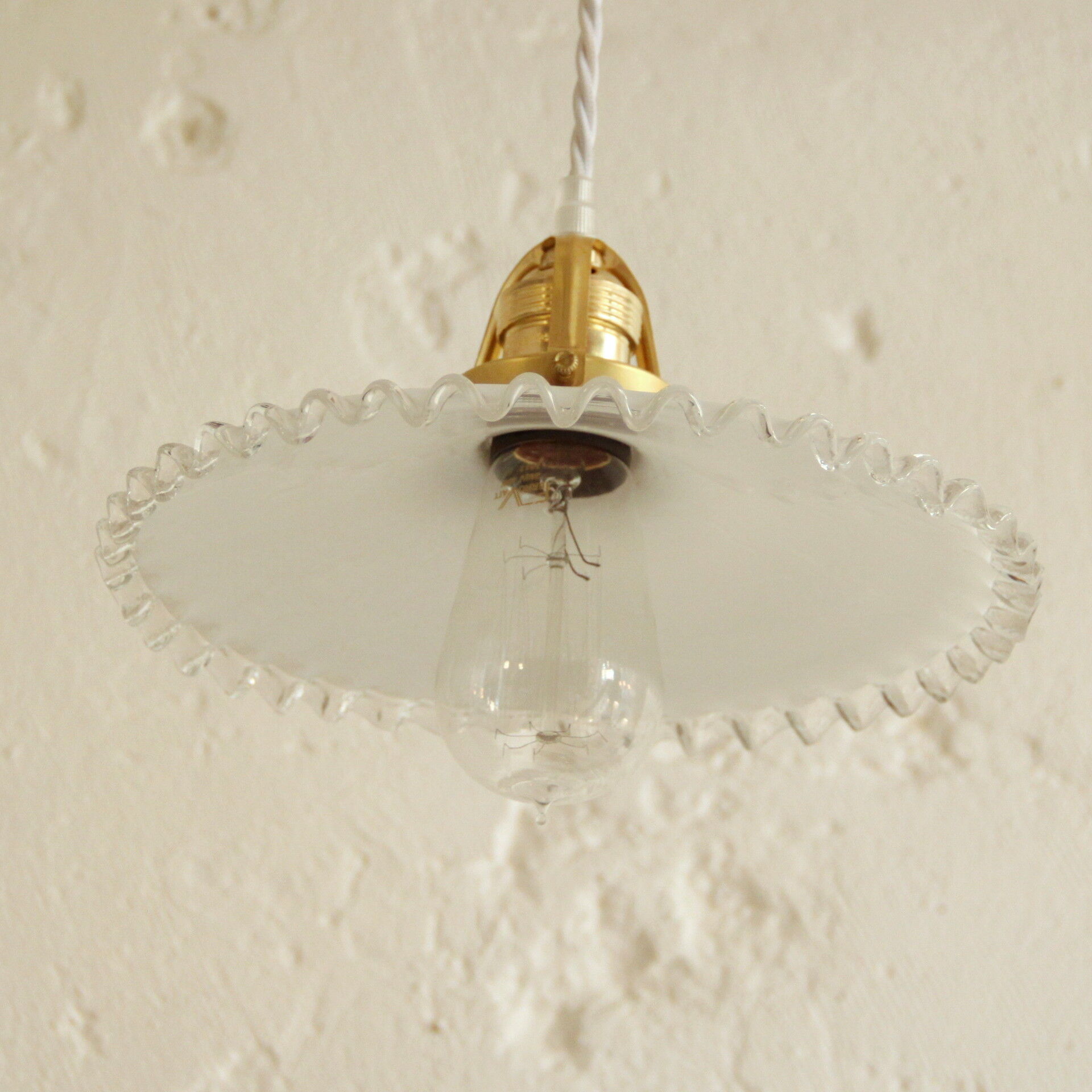 Hanging Lampshade former opaline white edging transparent