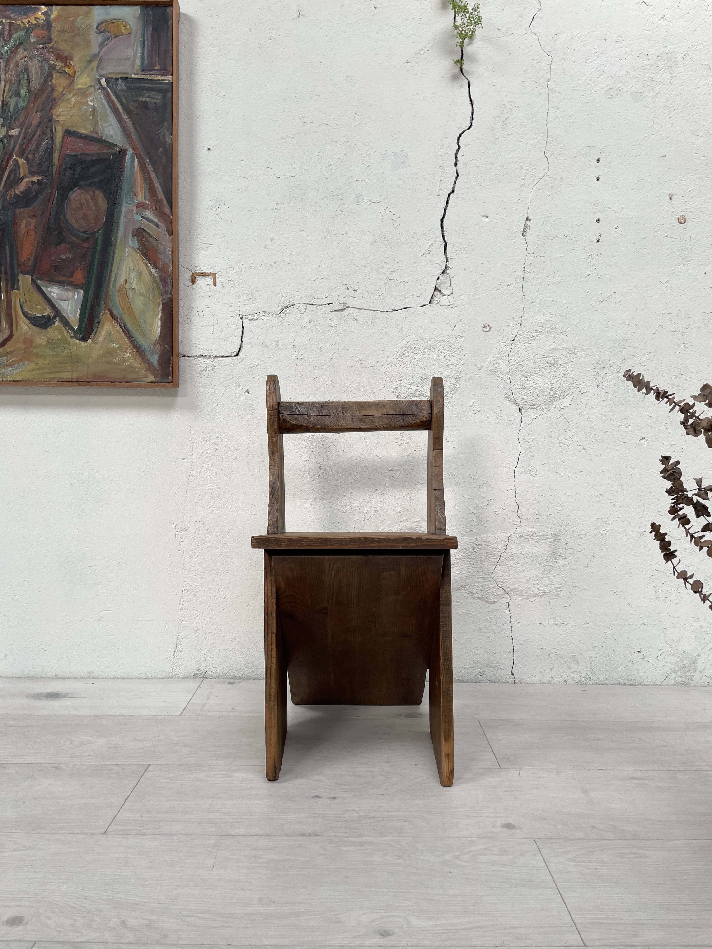 Folk Art chair in fir.