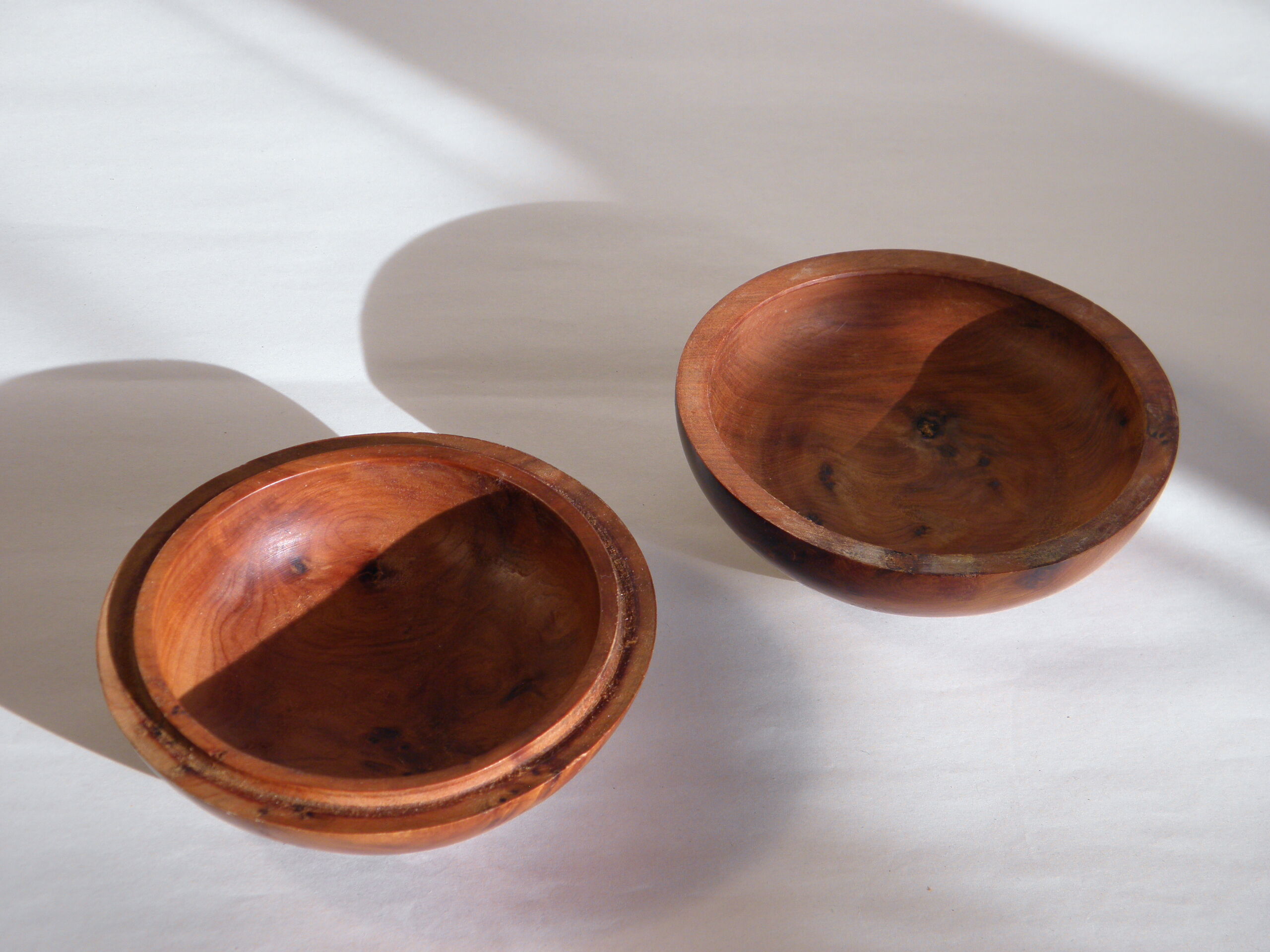 Thuya magnifying glass box