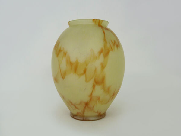Vase vintage en pâte de verre jaune orangé style Clichy. Année 50 60