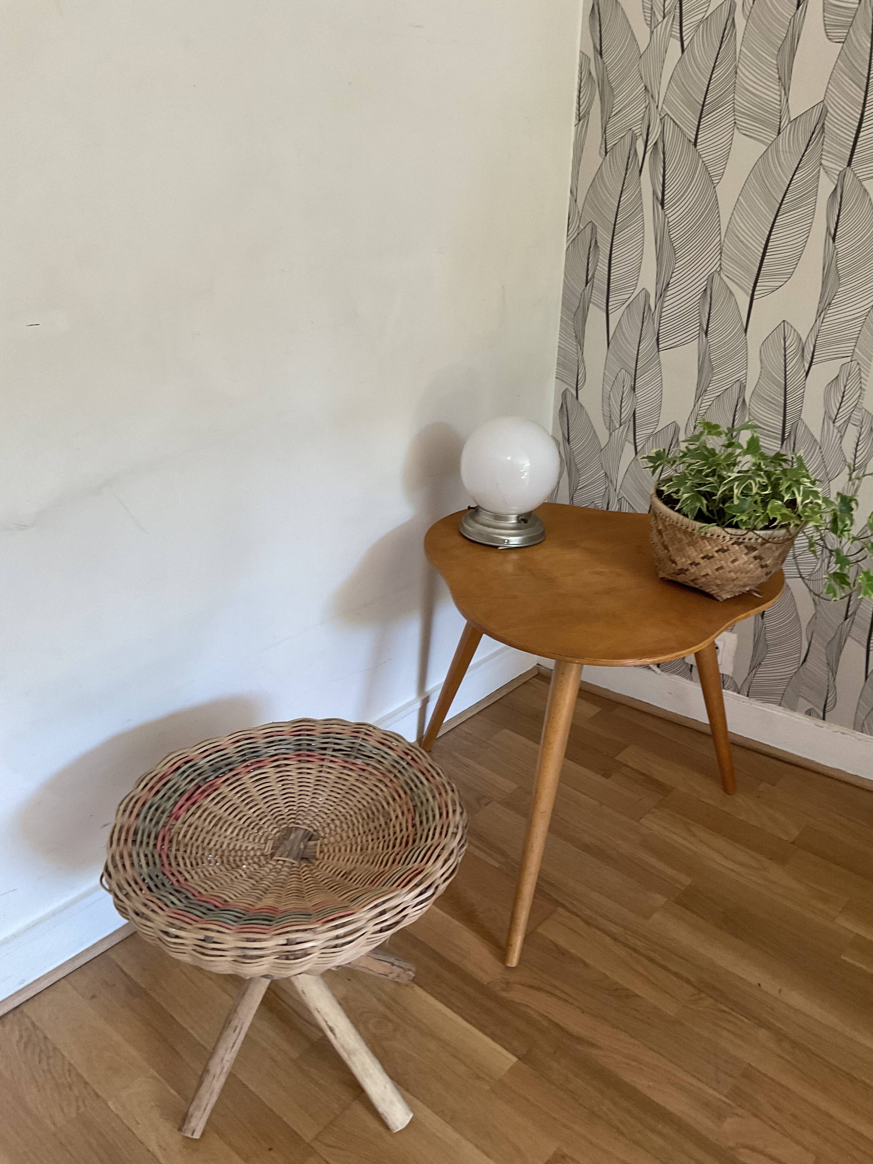 Wicker stool crossed feet