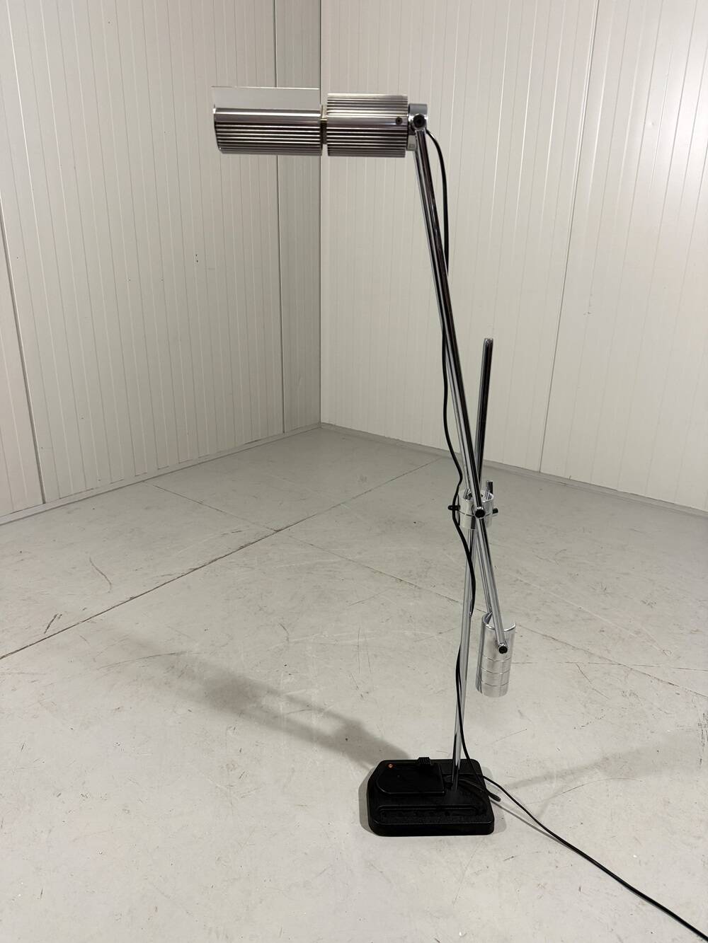 Viktor Frauenknecht Haloprofil desk lamp Swiss Lamps