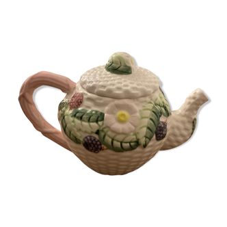Dabbling teapot