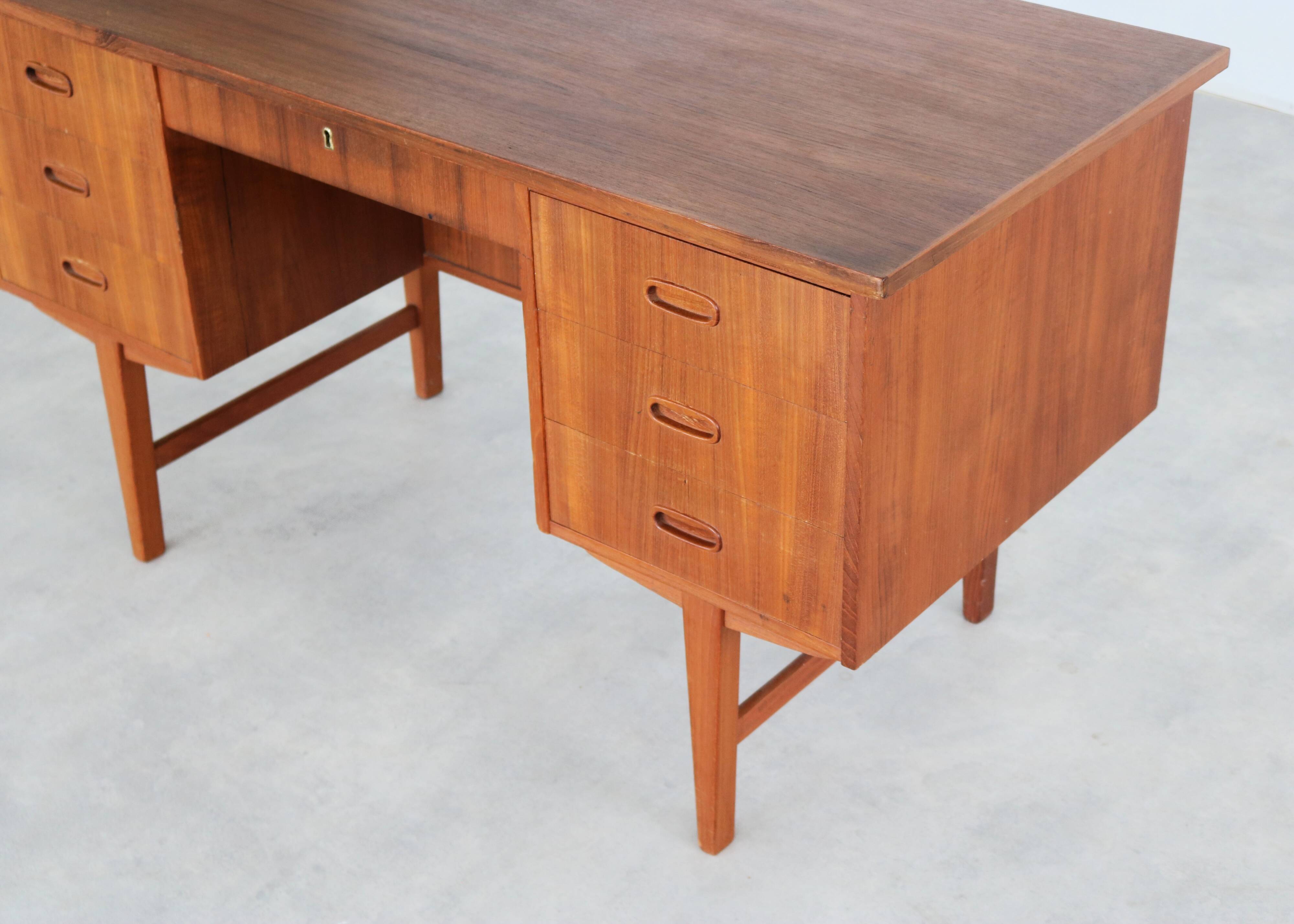 vintage desk | 1960s | teak | Danish (4)