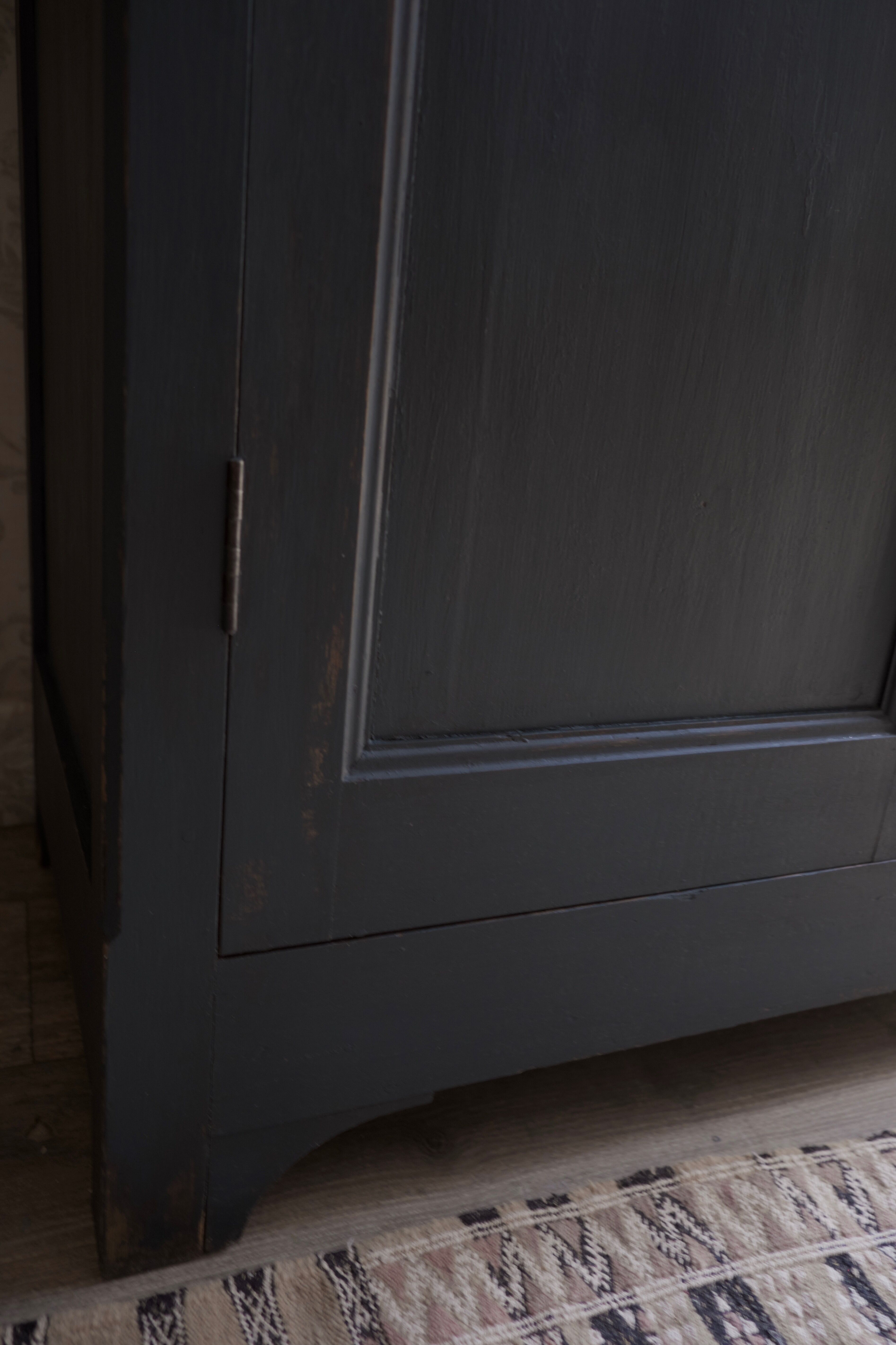 Blue night wardrobe