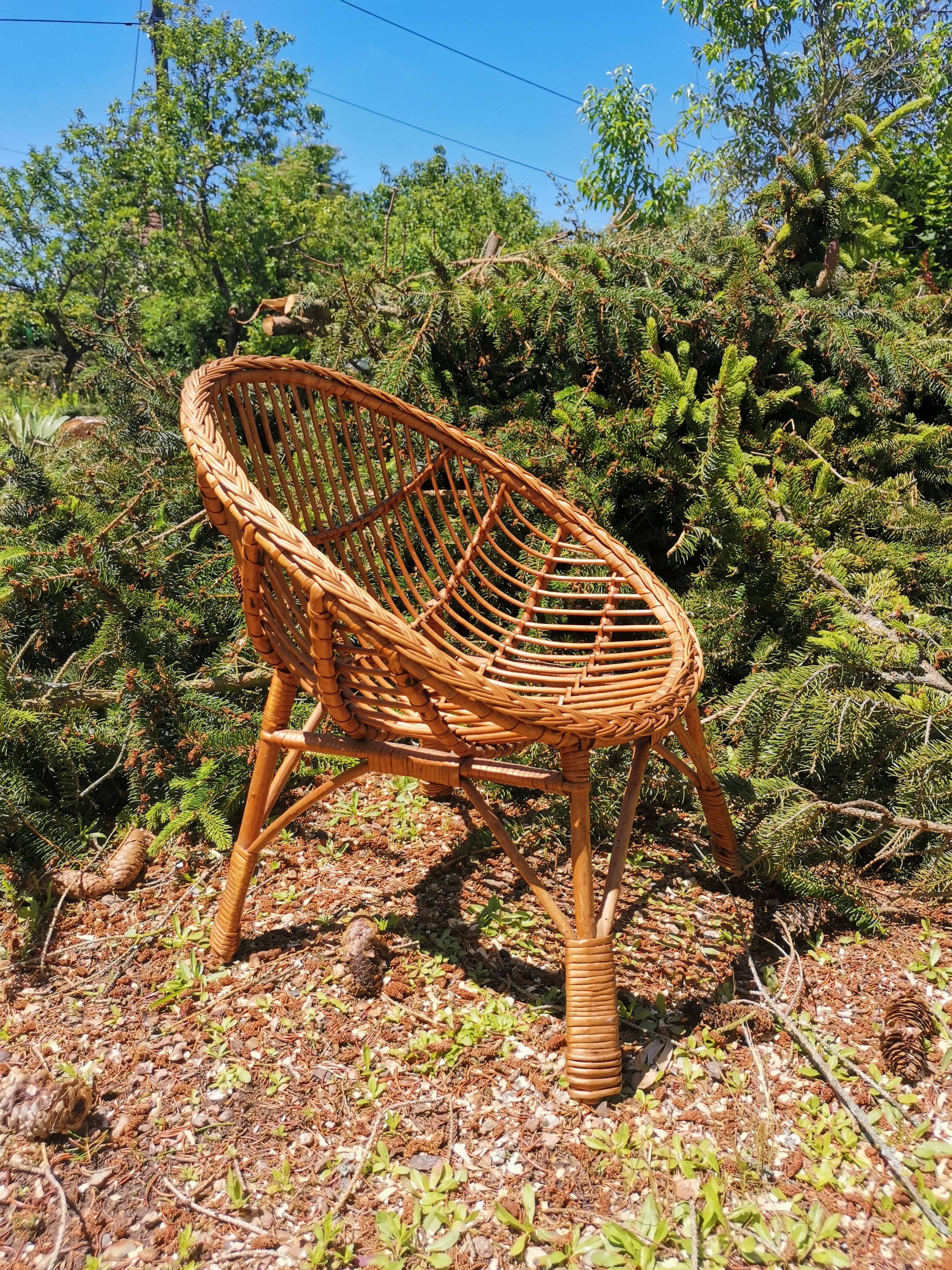 Wicker child seat