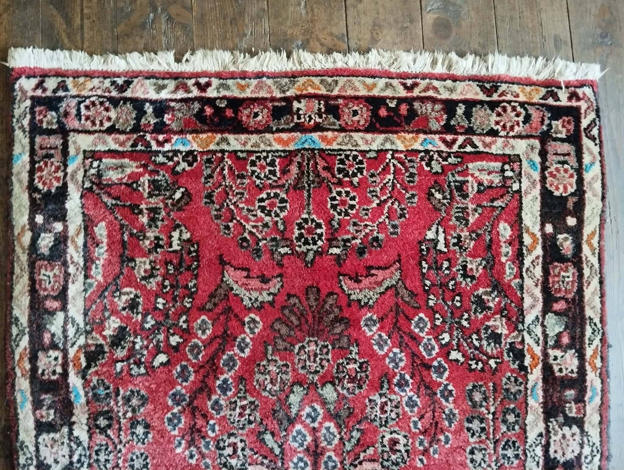 Handmade Persian Sarough rug 137x86cm