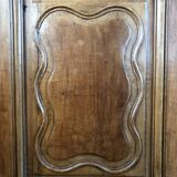 Armoire de Maringues en Merisier – Une Pièce Unique Chargée d'Histoire