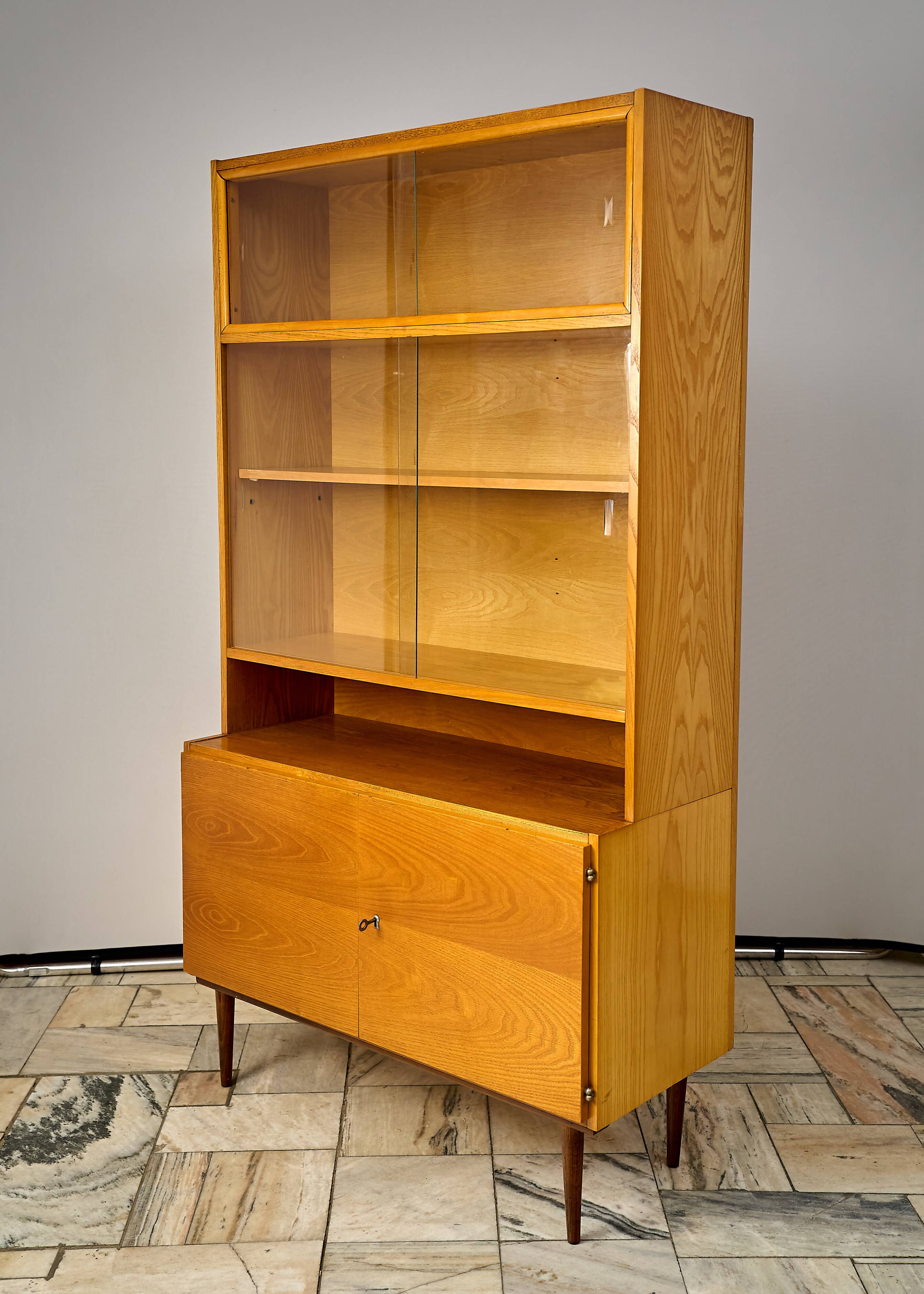 Bibliothèque du milieu du siècle UP-ZAVODY, années 1960, Tchécoslovaquie