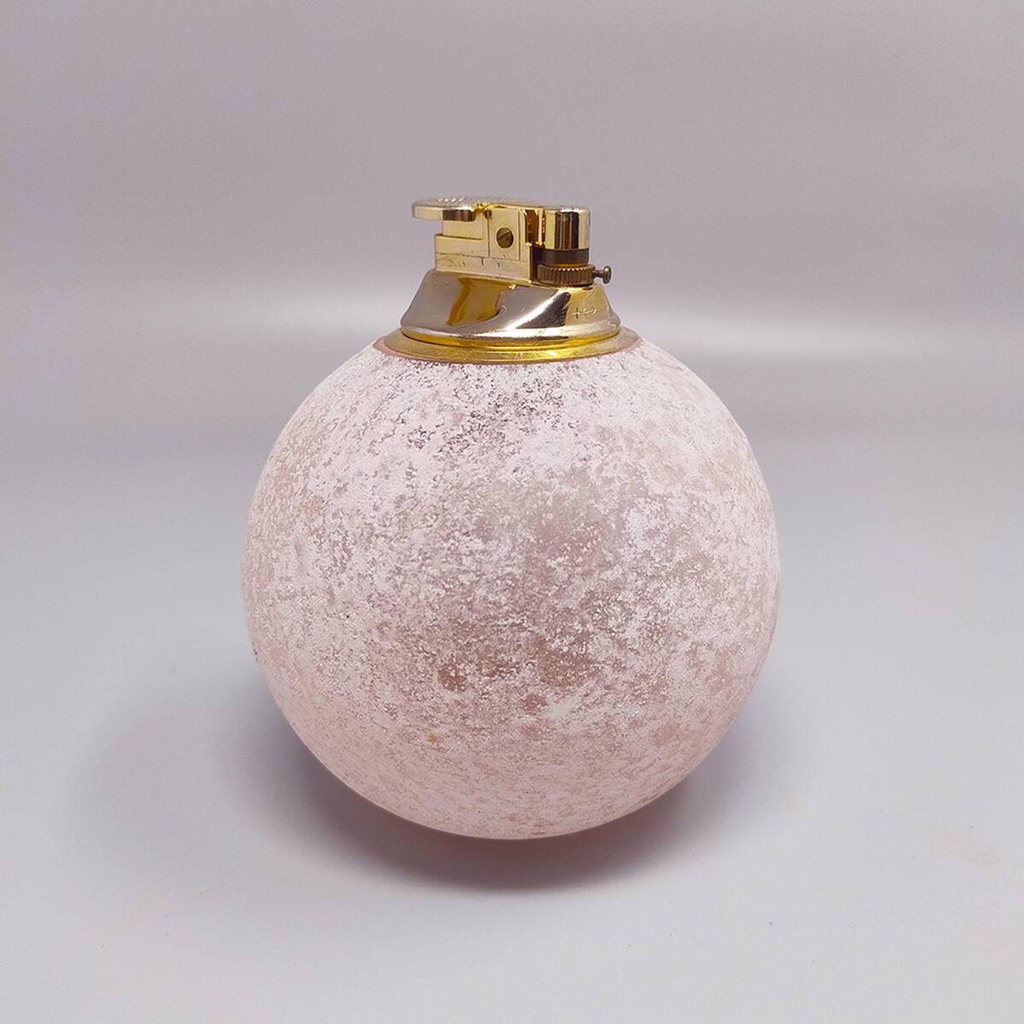 1960s Table Lighter in Murano Frosted Glass by Paolo Traversi. Mad
