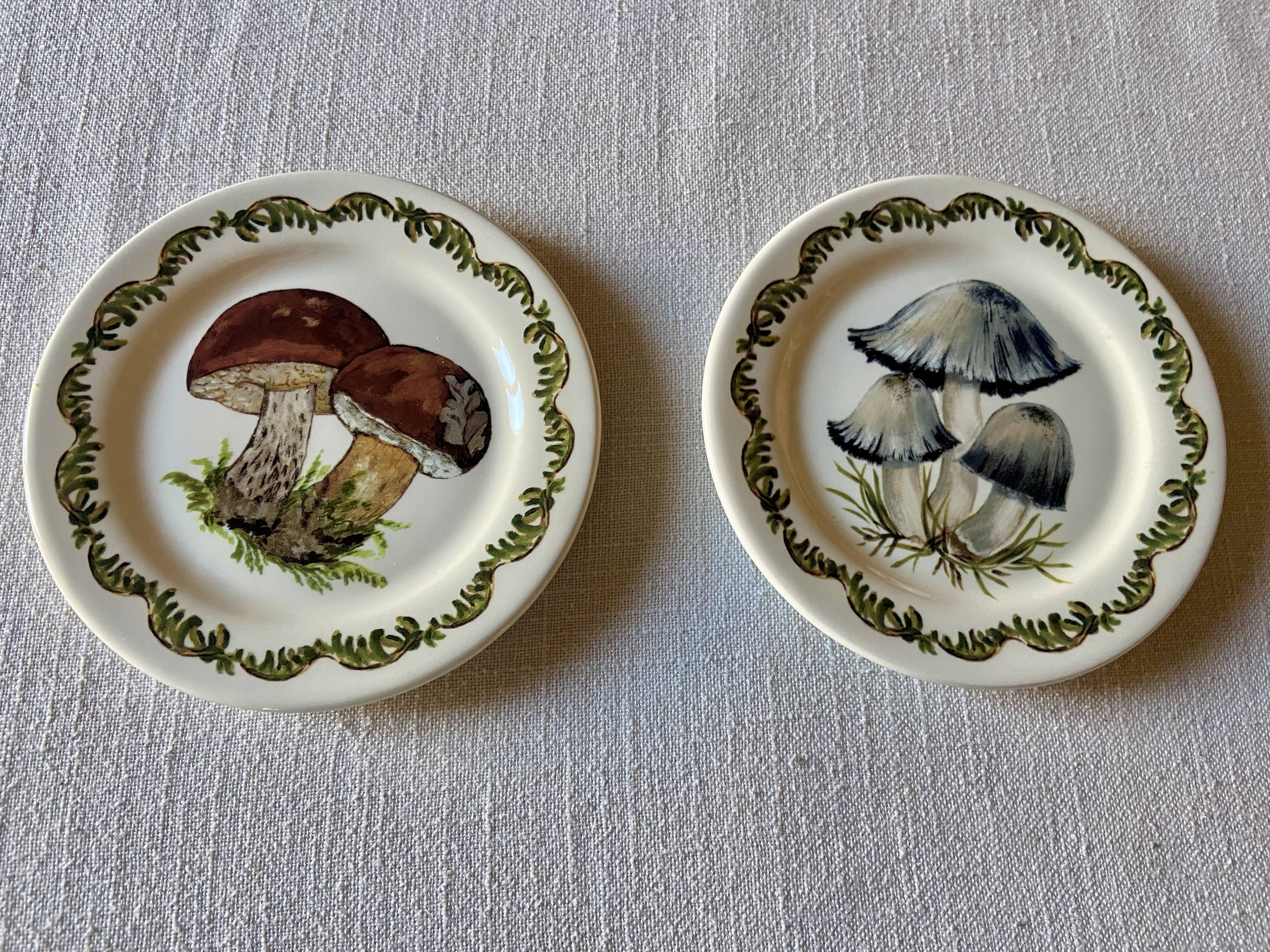 Paire d'assiettes à pain en faïence de Gien "Chanterelle"