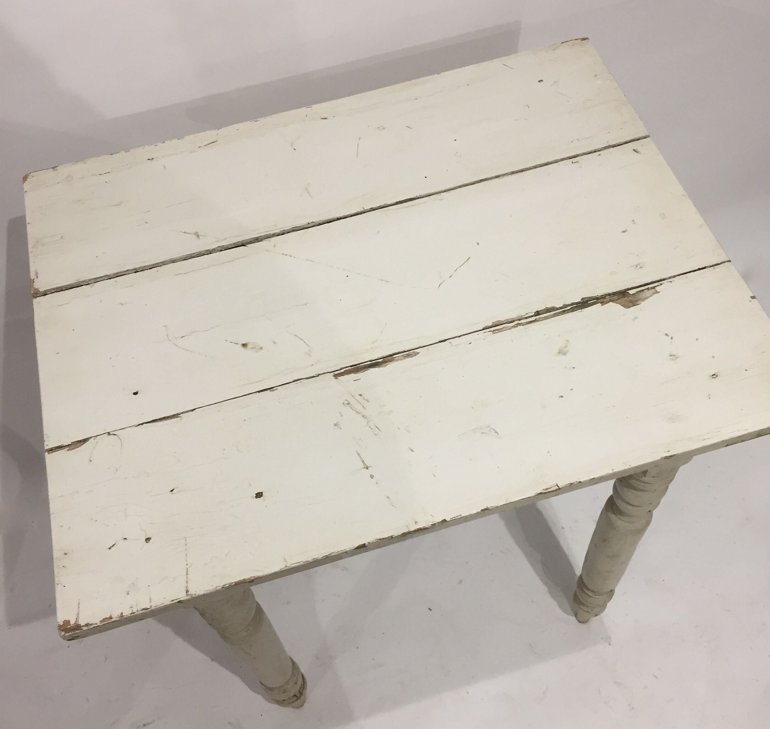 Small country table