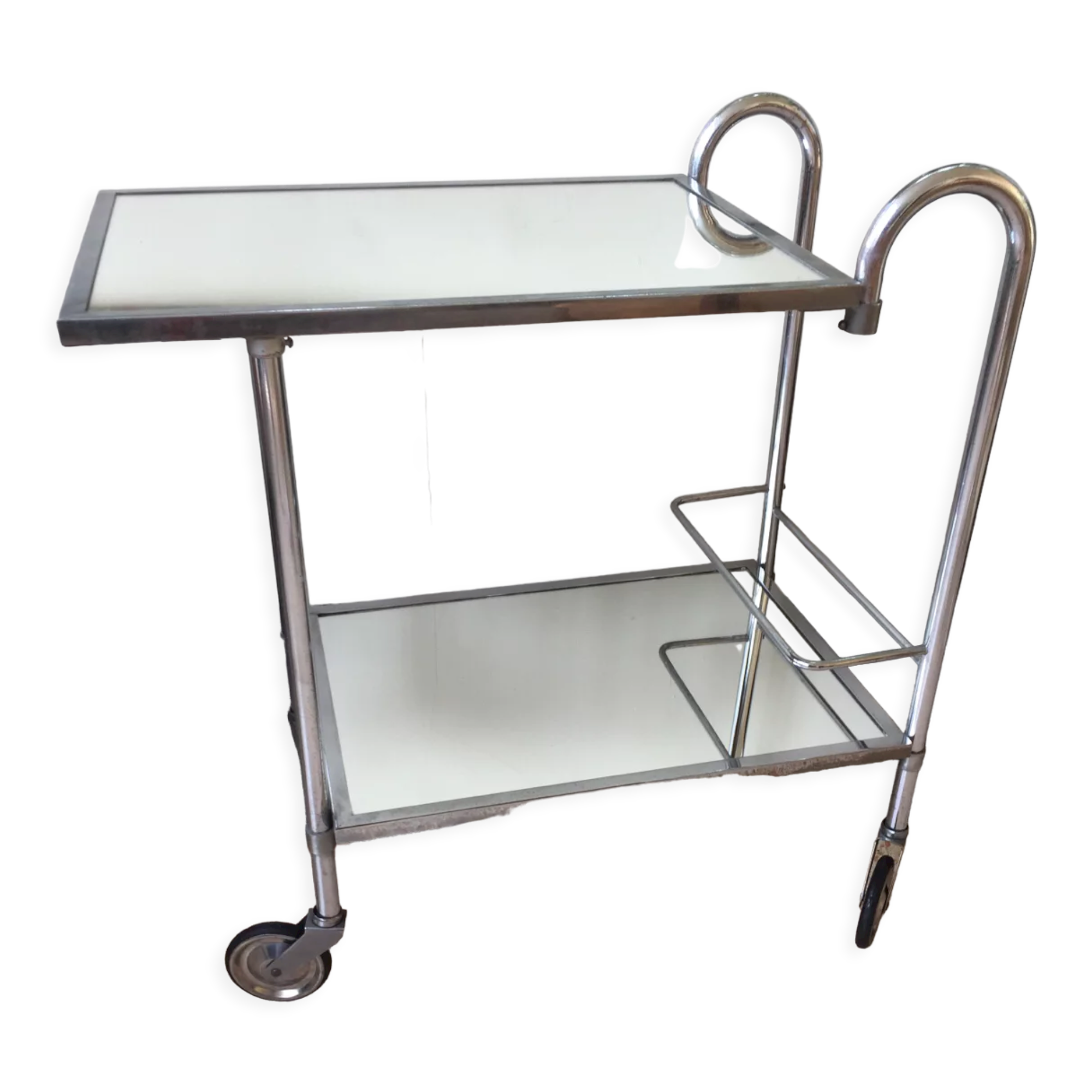 Chrome service and vintage mirror windows