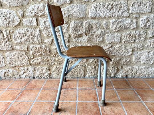 Vintage children's chair in wood and metal from the 50s/60s