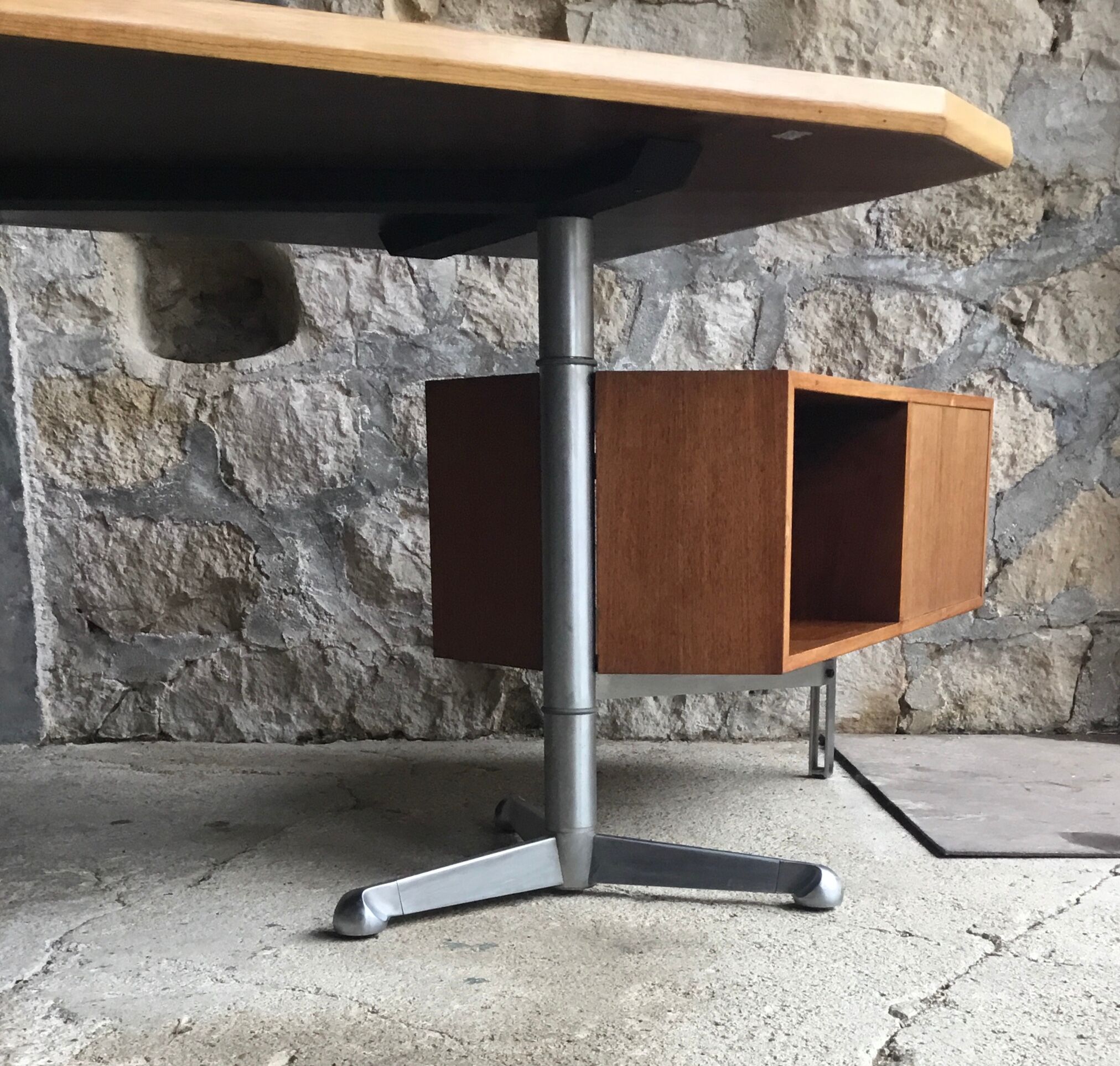 Boomerang desk by Osvaldo Borsani for Tecno, Italy 1950