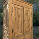 Armoire homme debout