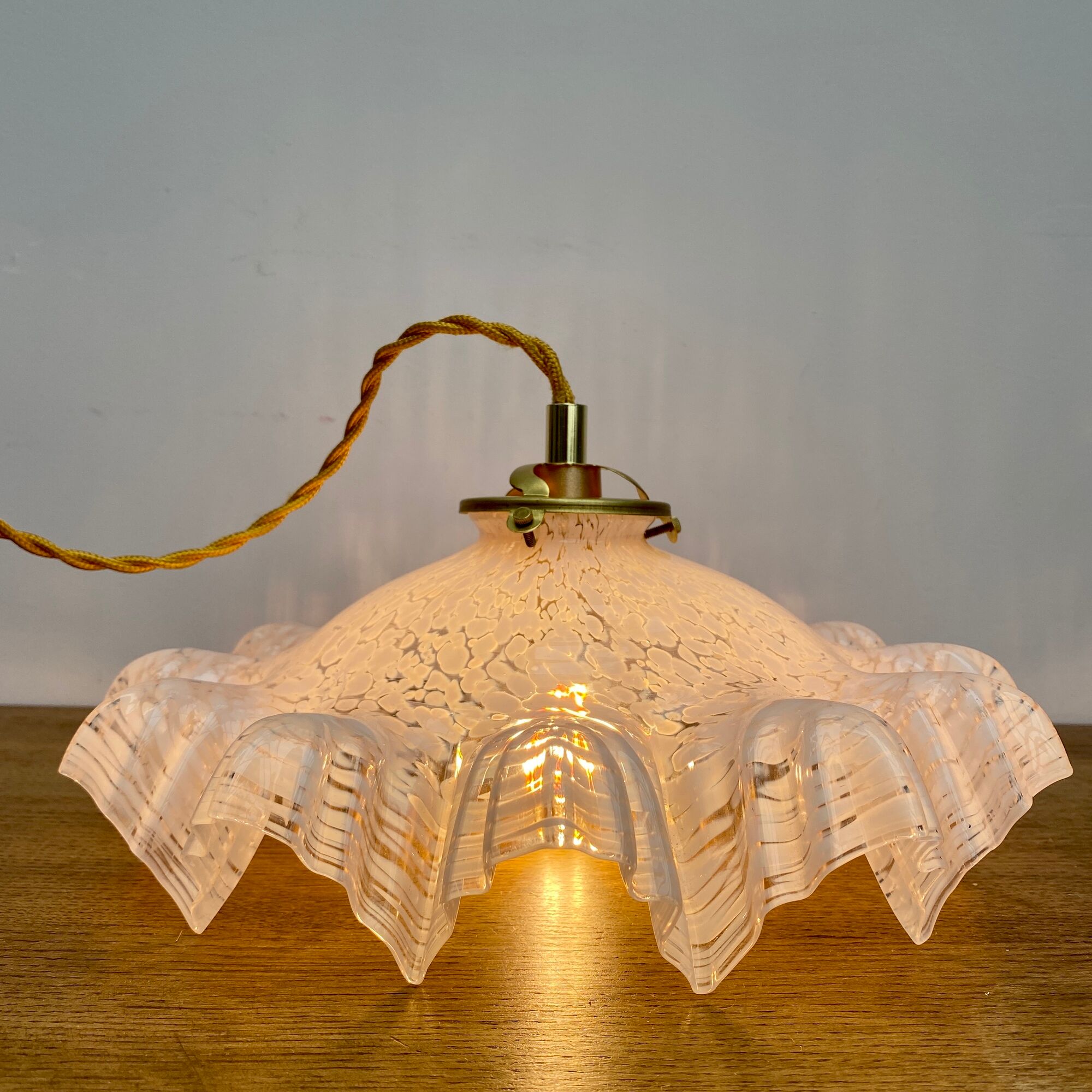 Vintage lampshade suspension in pale pink clichy glass