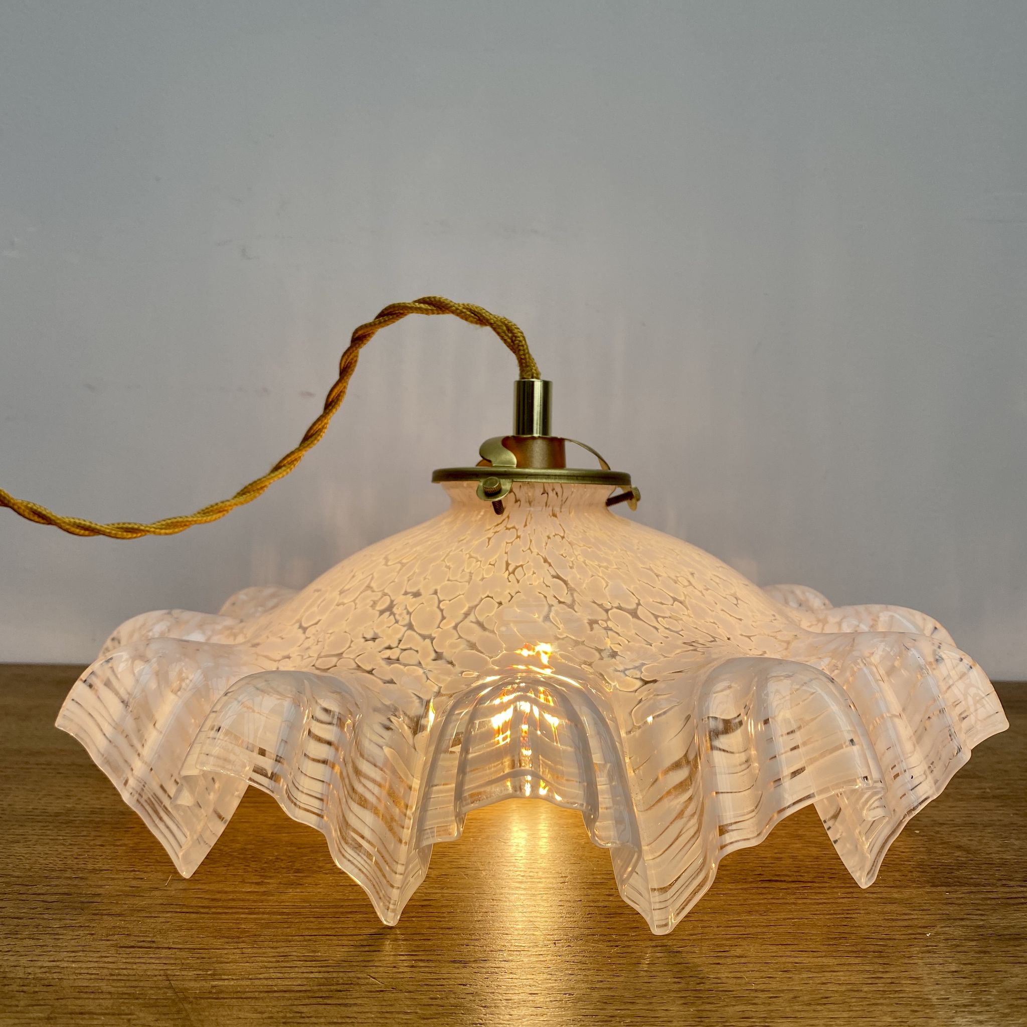 Vintage lampshade suspension in pale pink clichy glass
