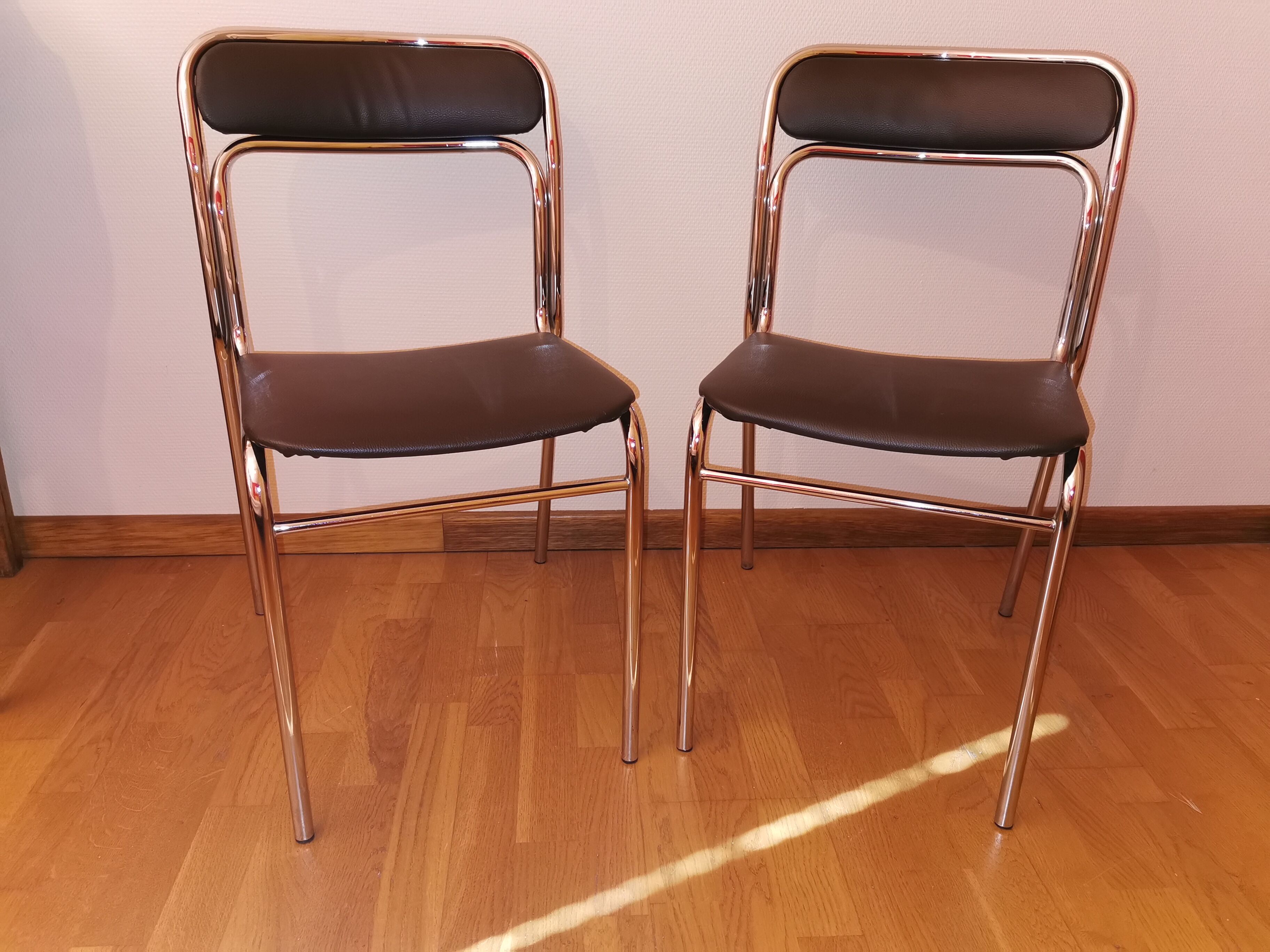 Paire de chaises vintage métal chromé