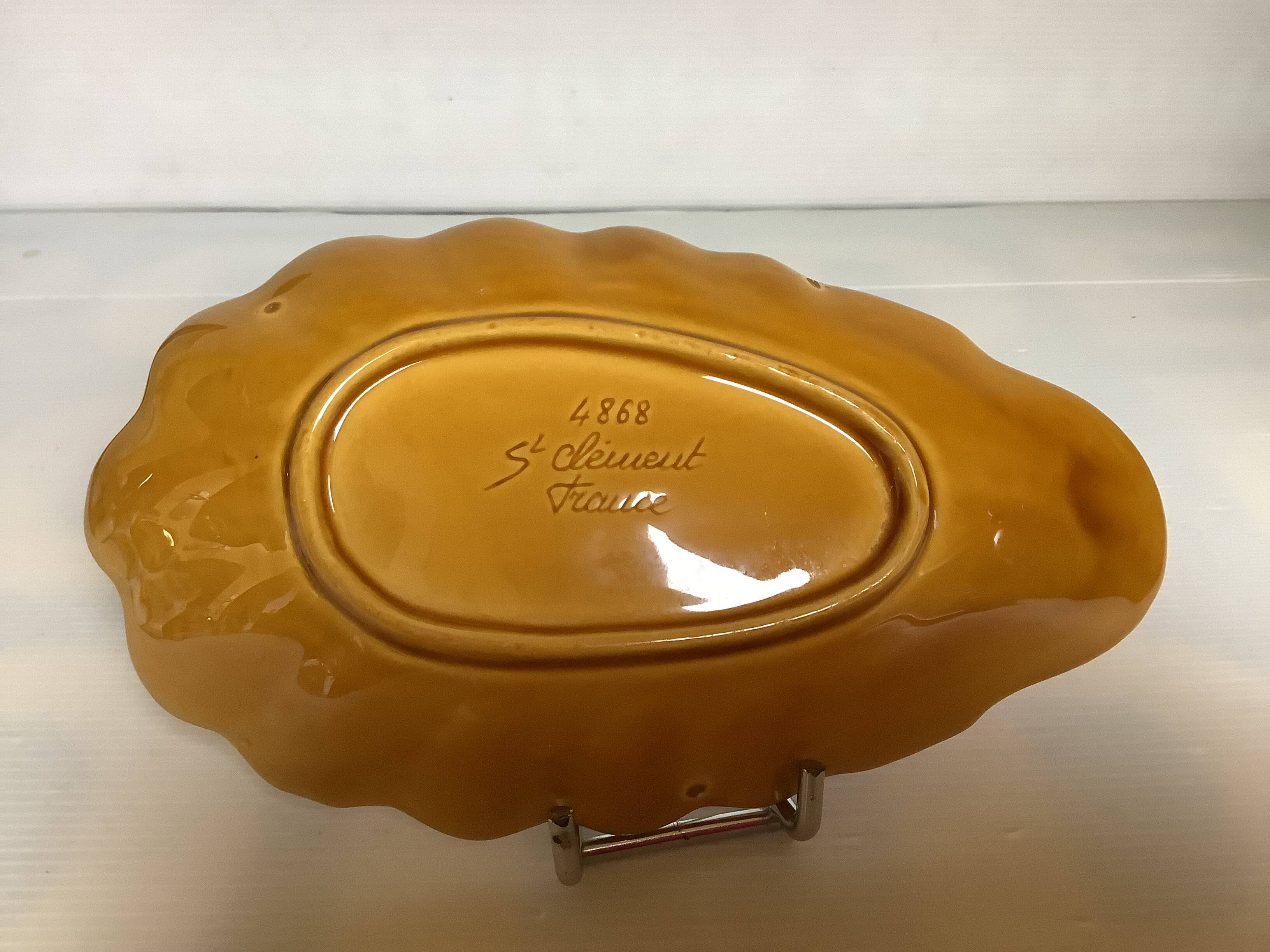 Saint Clément shell ring holder