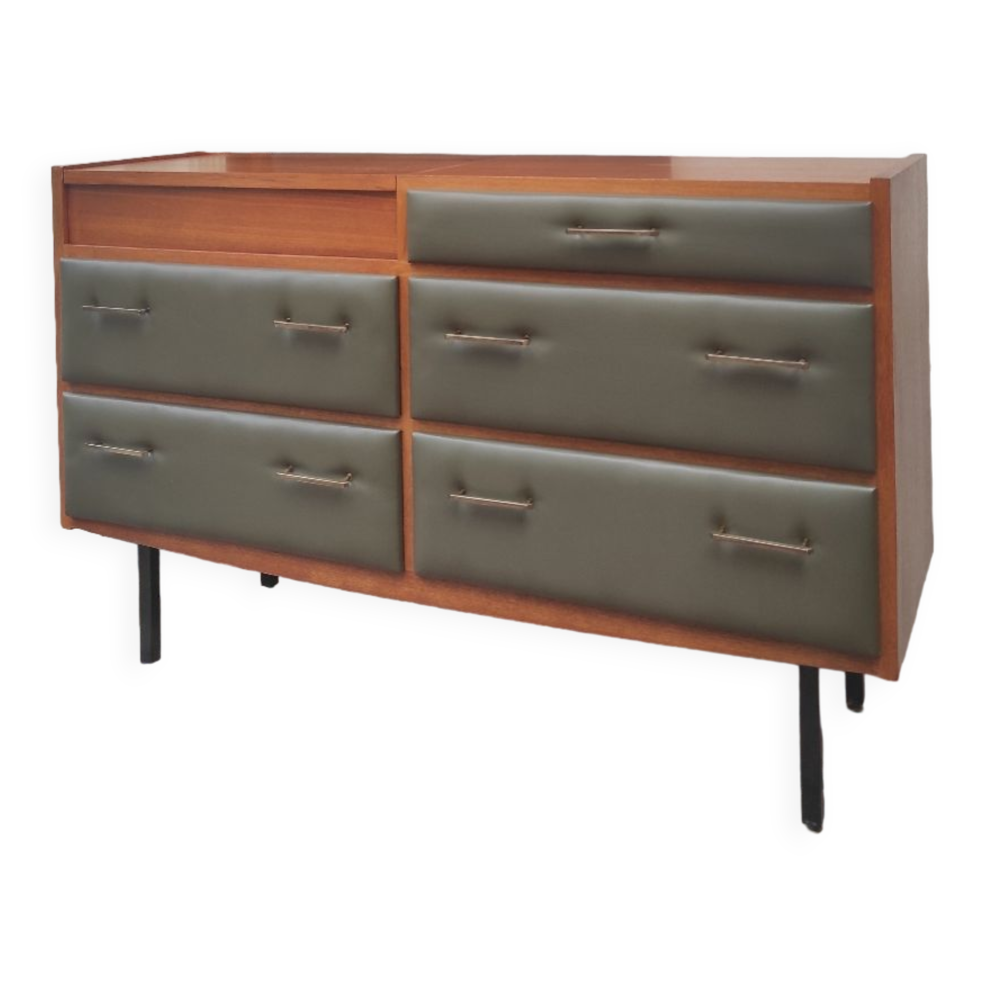 Regy dresser
