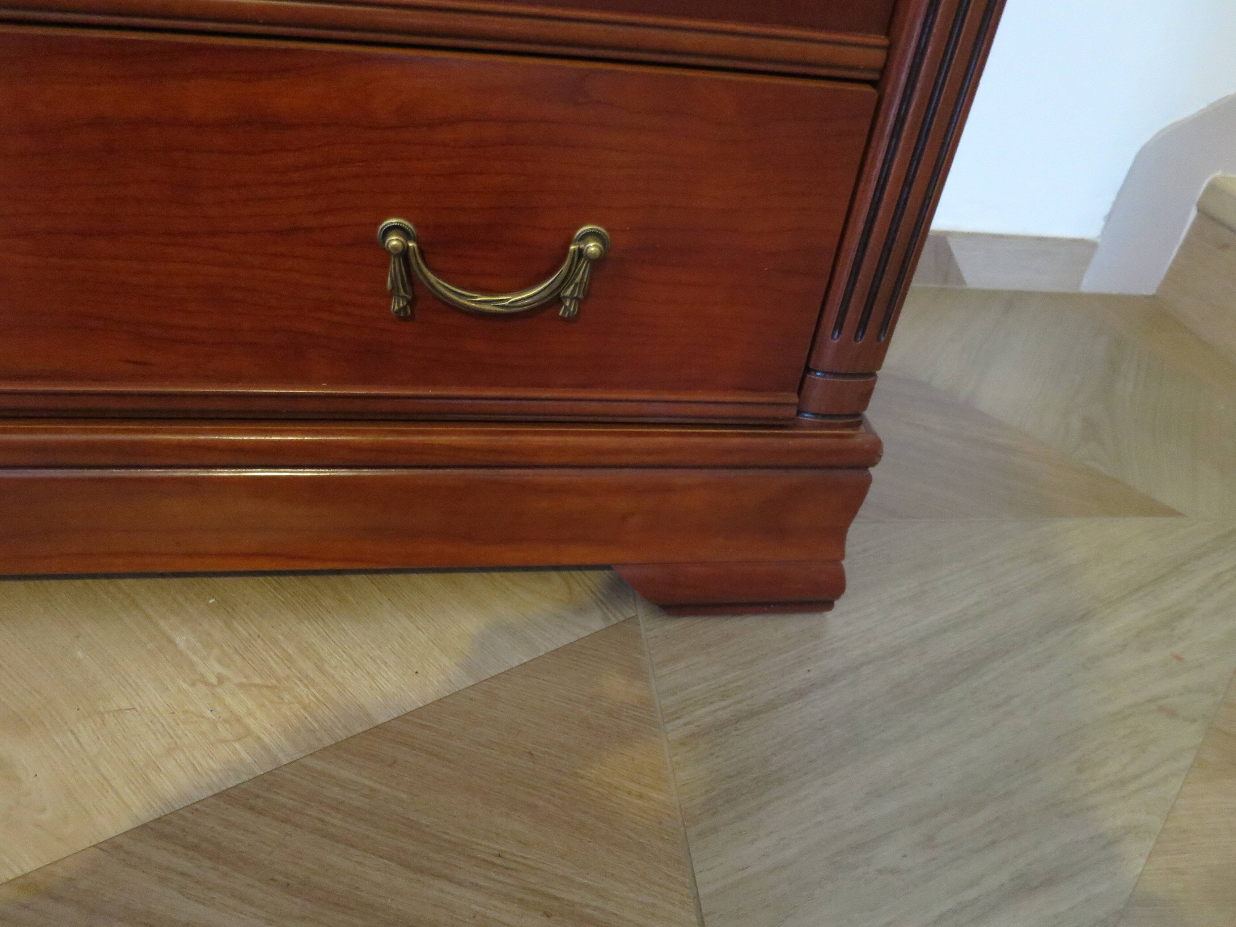 Commode 4 tiroirs – Teinte merisier – Imitation Style Empire – Années 80