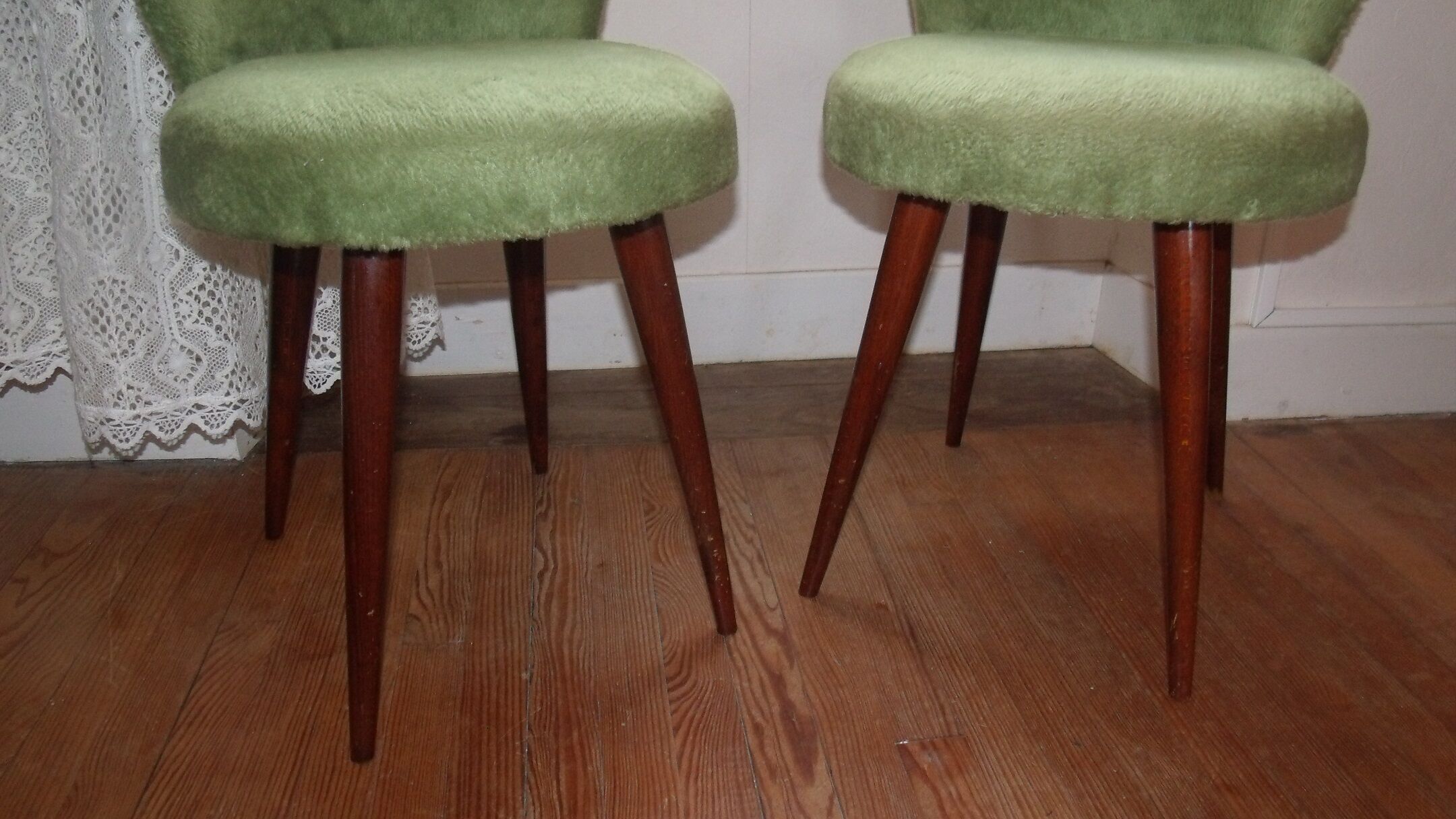 Paire de chaises coktail Robustab en moumoute