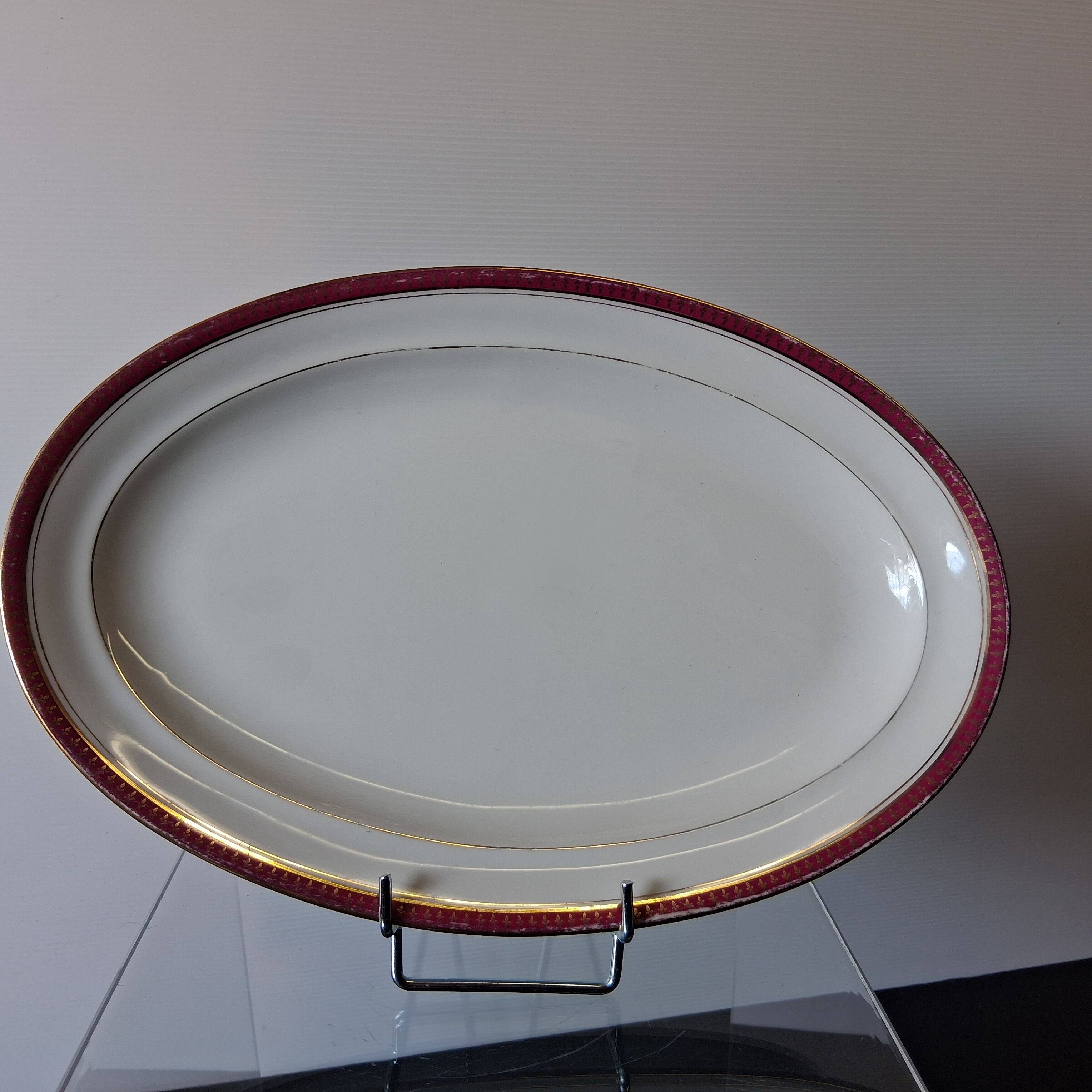 Very nice long serving dish from Chastagner & Co in good condition.
