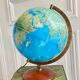 Mappemonde globe terrestre lumineux