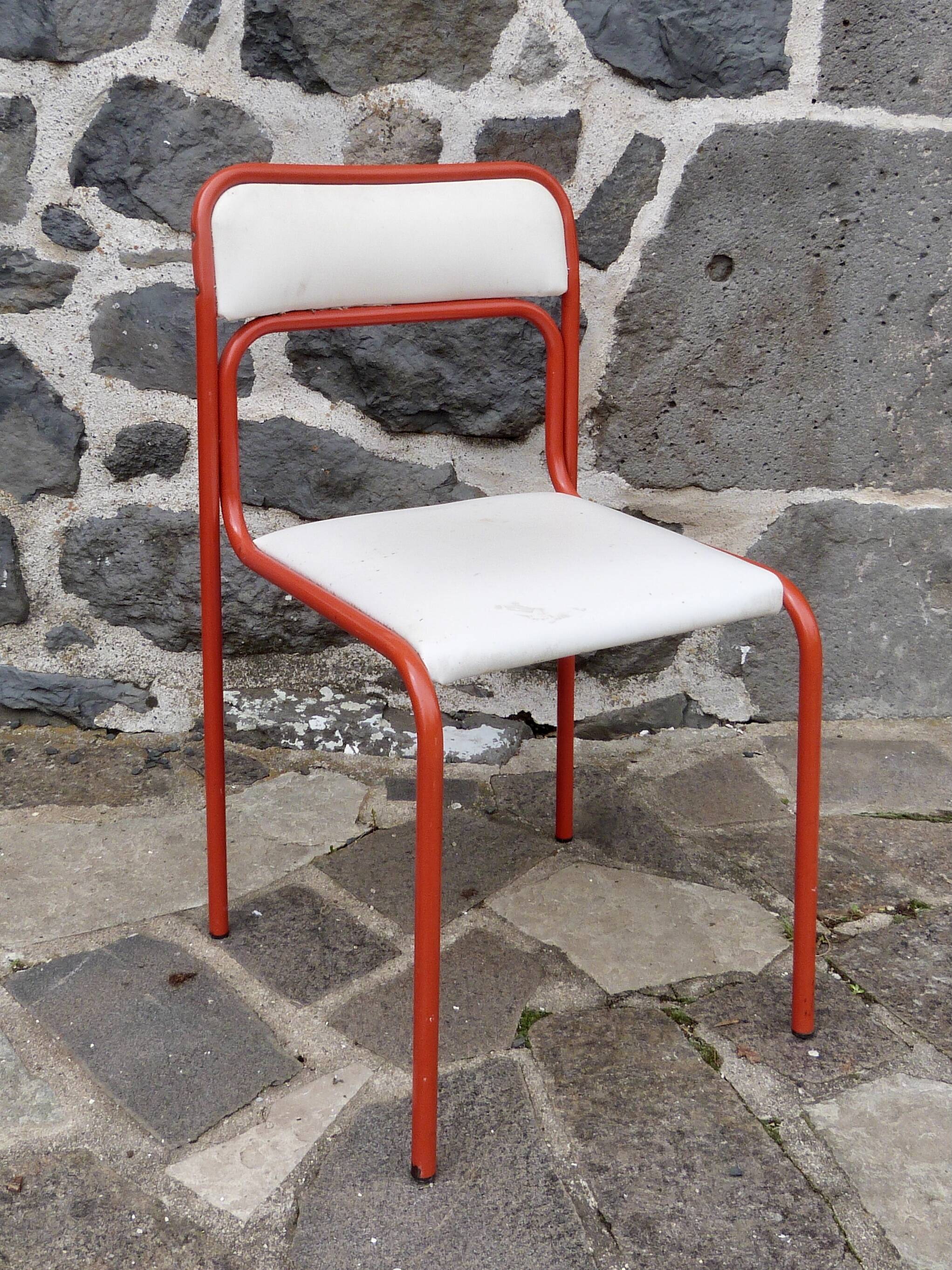 Tubular red metal chair, 70s