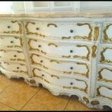 Antique chest of drawers
