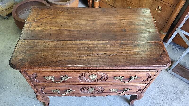 Commode louis xv 2 tiroirs en chene clair du xviii ème siecle ref je