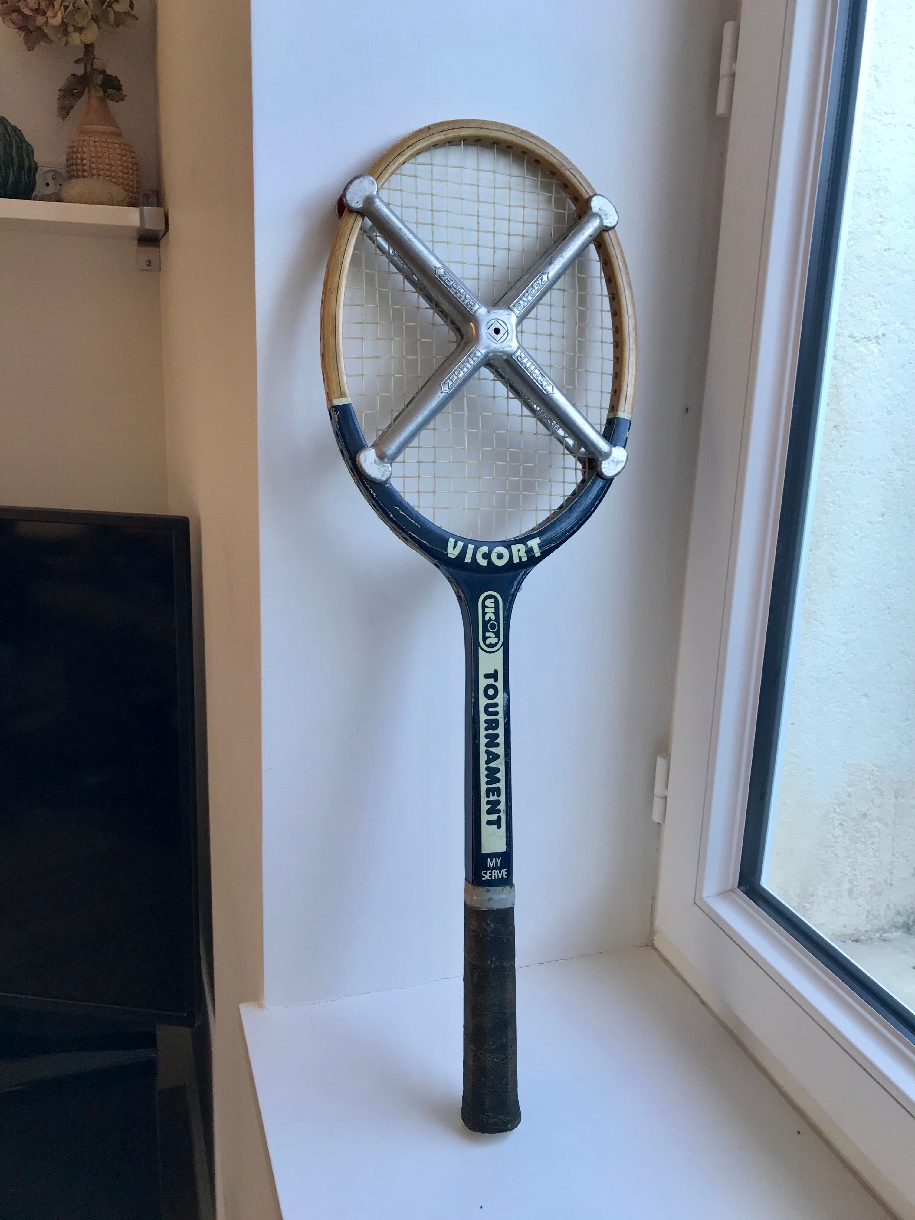 Vintage wooden racket and tensioner "vicort" 70s