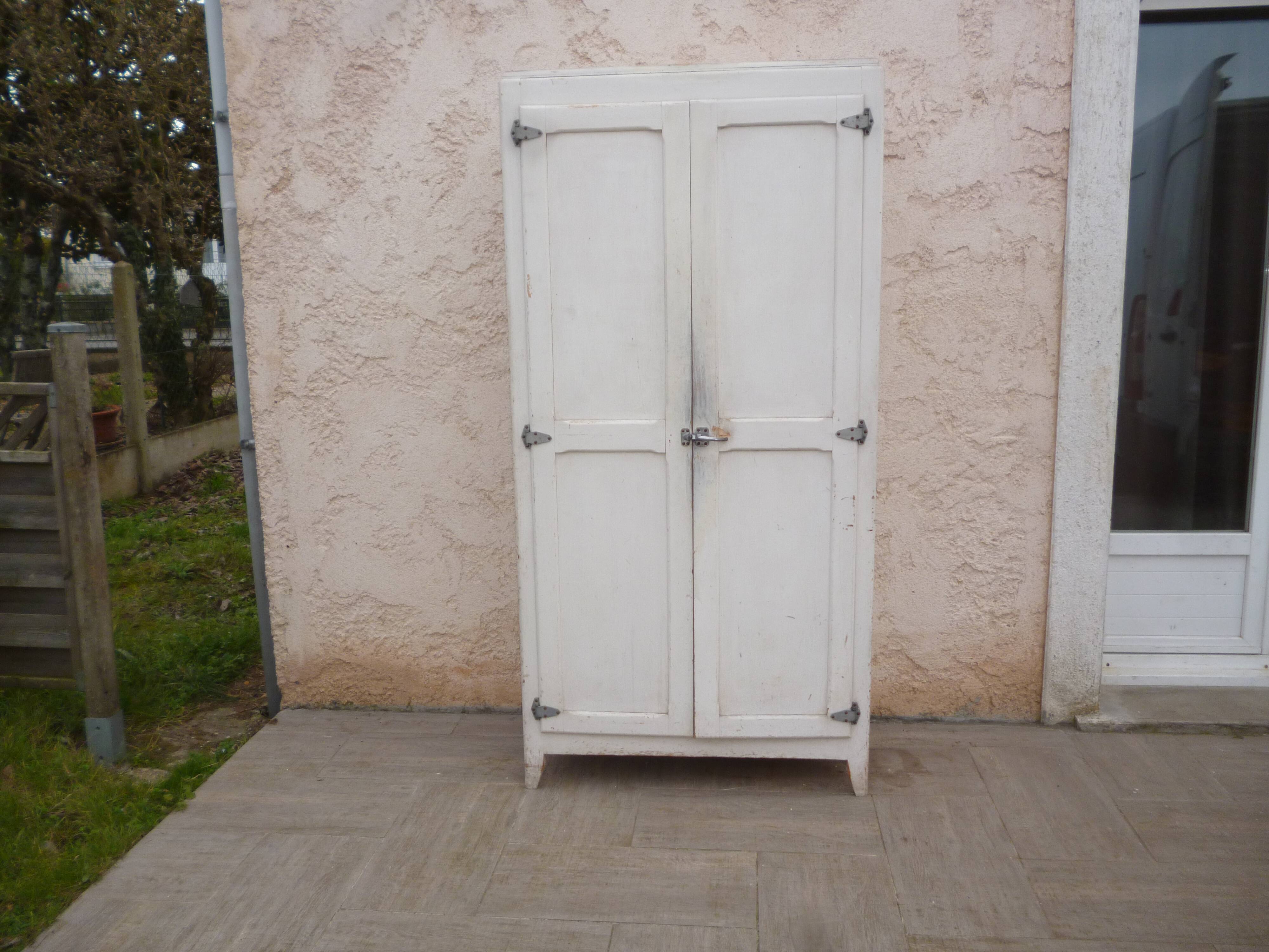 Original Parisian interior kitchen cabinet